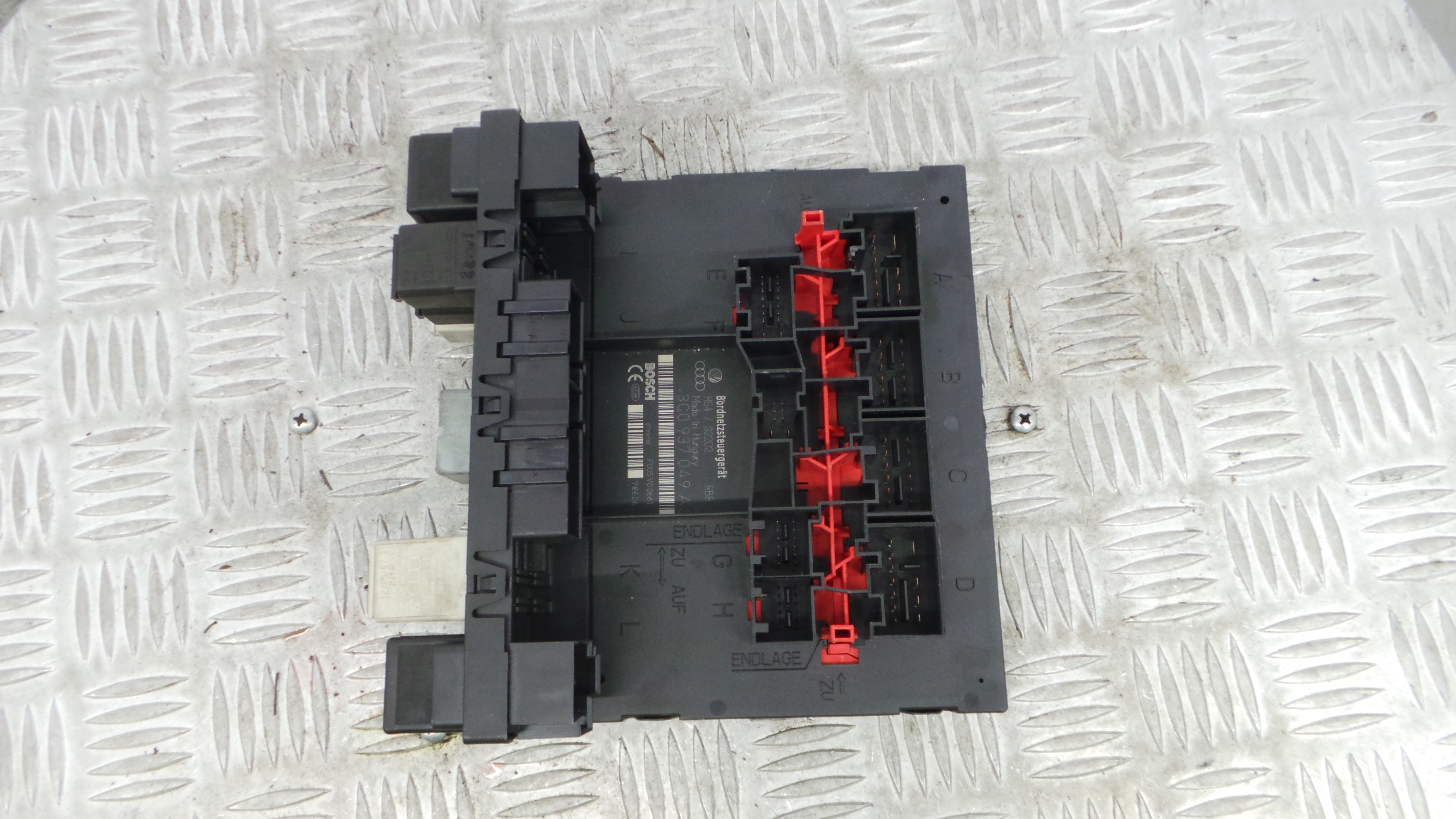 Caixa dos Fusíveis / BSI / UCH / SAM 3C0937049AJ - VW GOLF V (1K1)-36911780