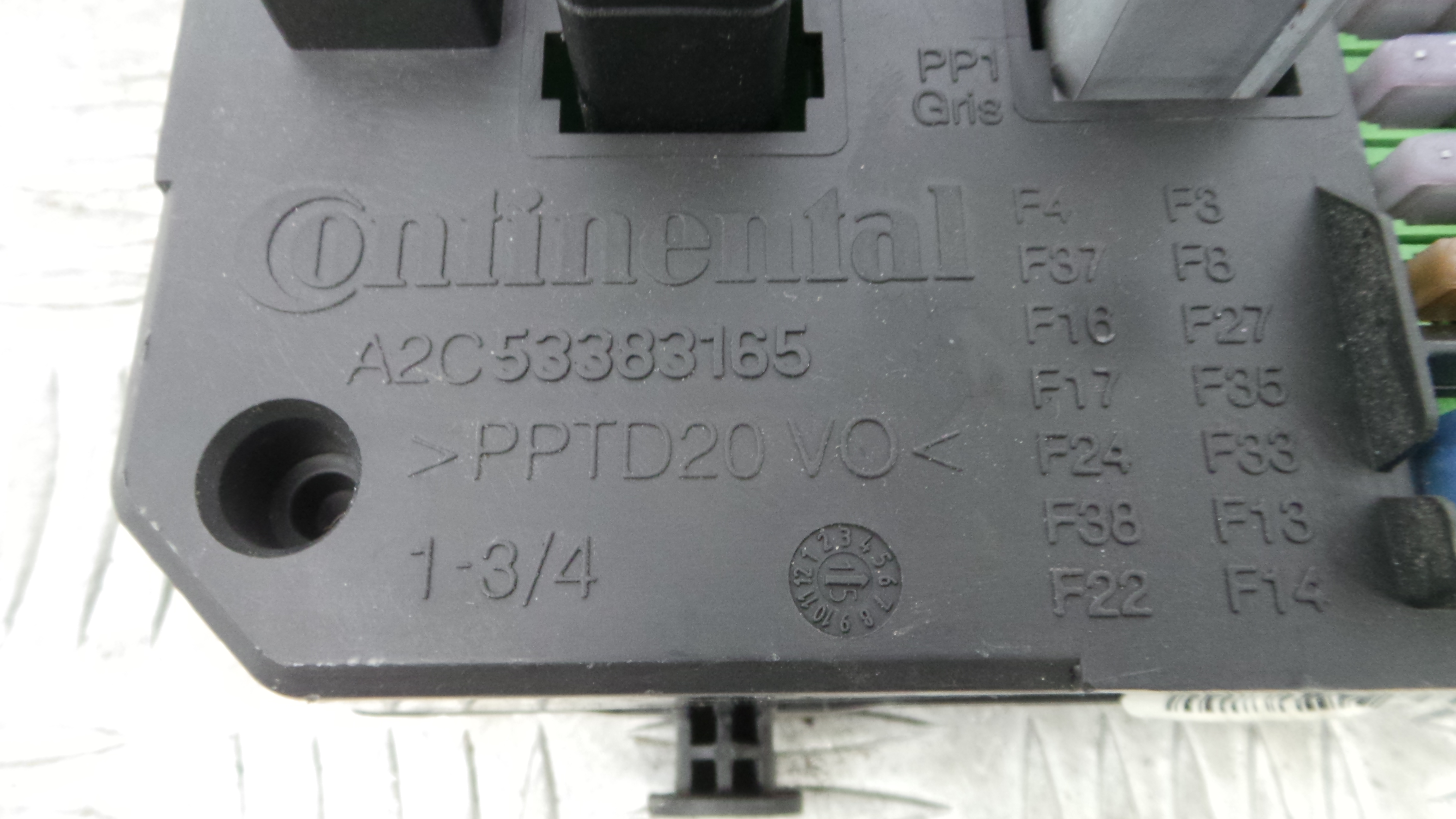 Caixa dos Fusíveis / BSI / UCH / SAM 9806687880 - PEUGEOT 308 II (LB_, LP_, LW_, LH_, L3_)-36911783