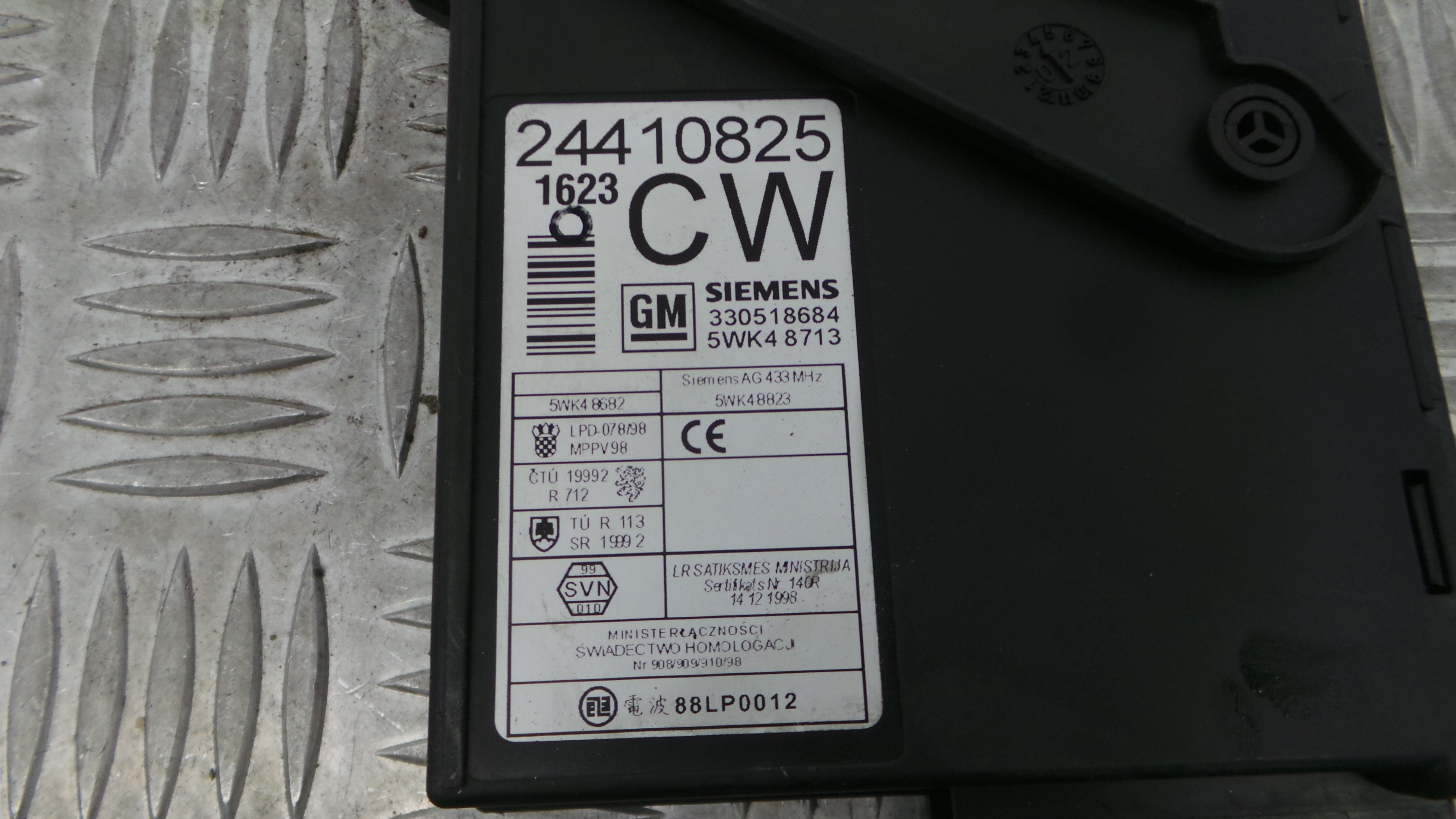 Modulo Electrónico 24410825 - OPEL COMBO Caixa/monovolume-36911830