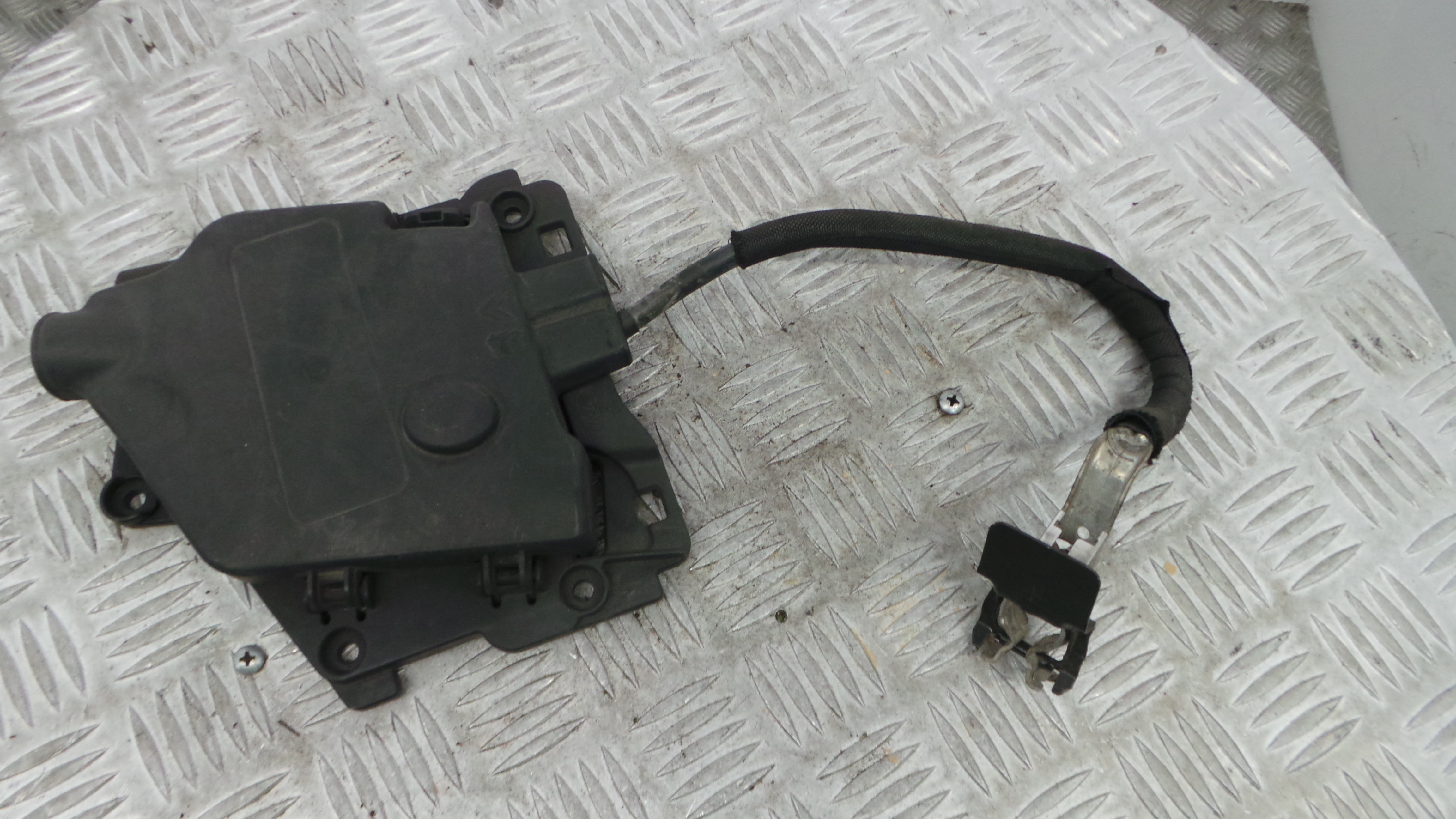Caixa dos Fusíveis / BSI / UCH / SAM 9675123880 - CITROËN C3 II (SC_)-36912399