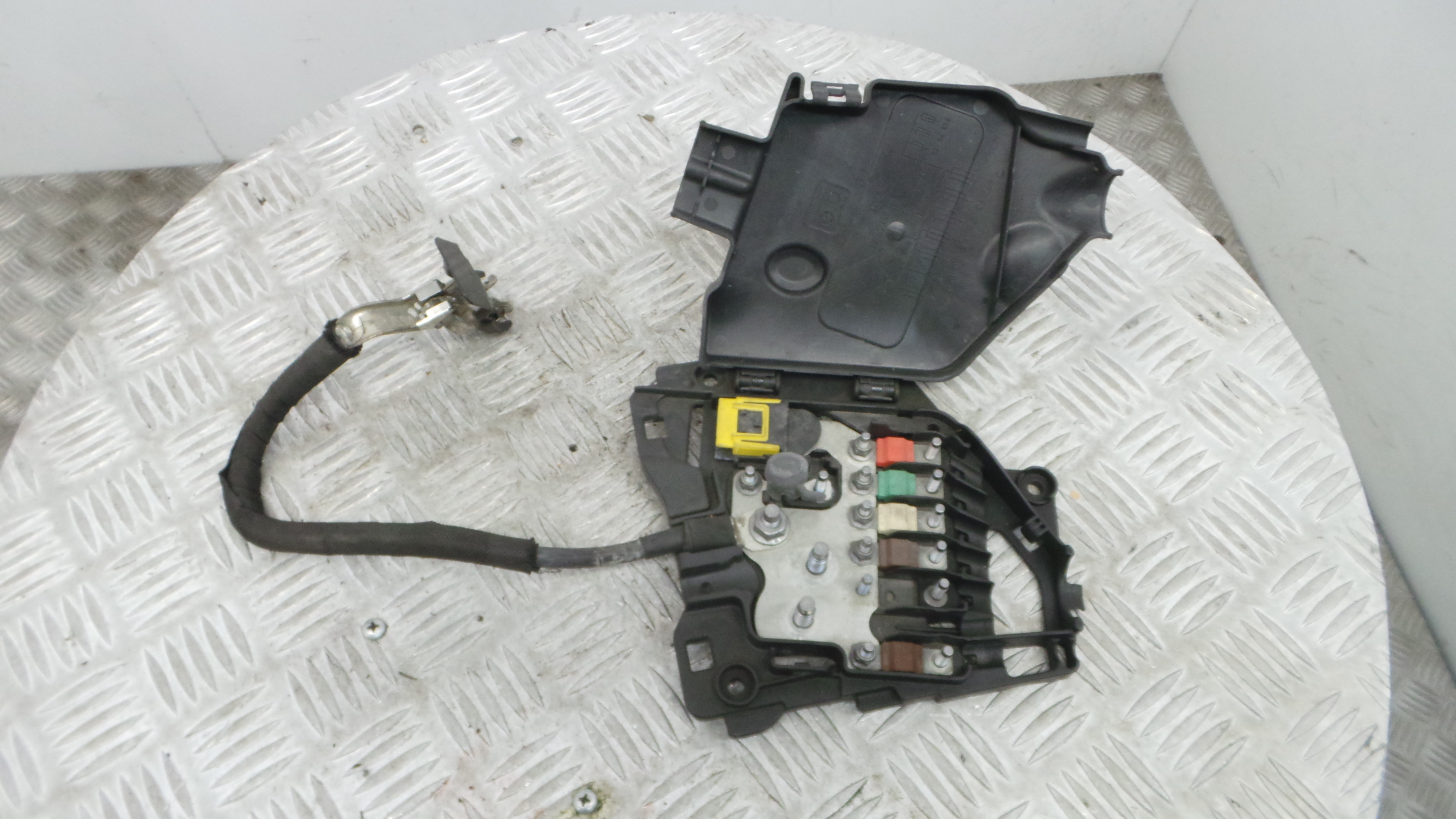 Caixa dos Fusíveis / BSI / UCH / SAM 9675123880 - CITROËN C3 II (SC_)-36912399