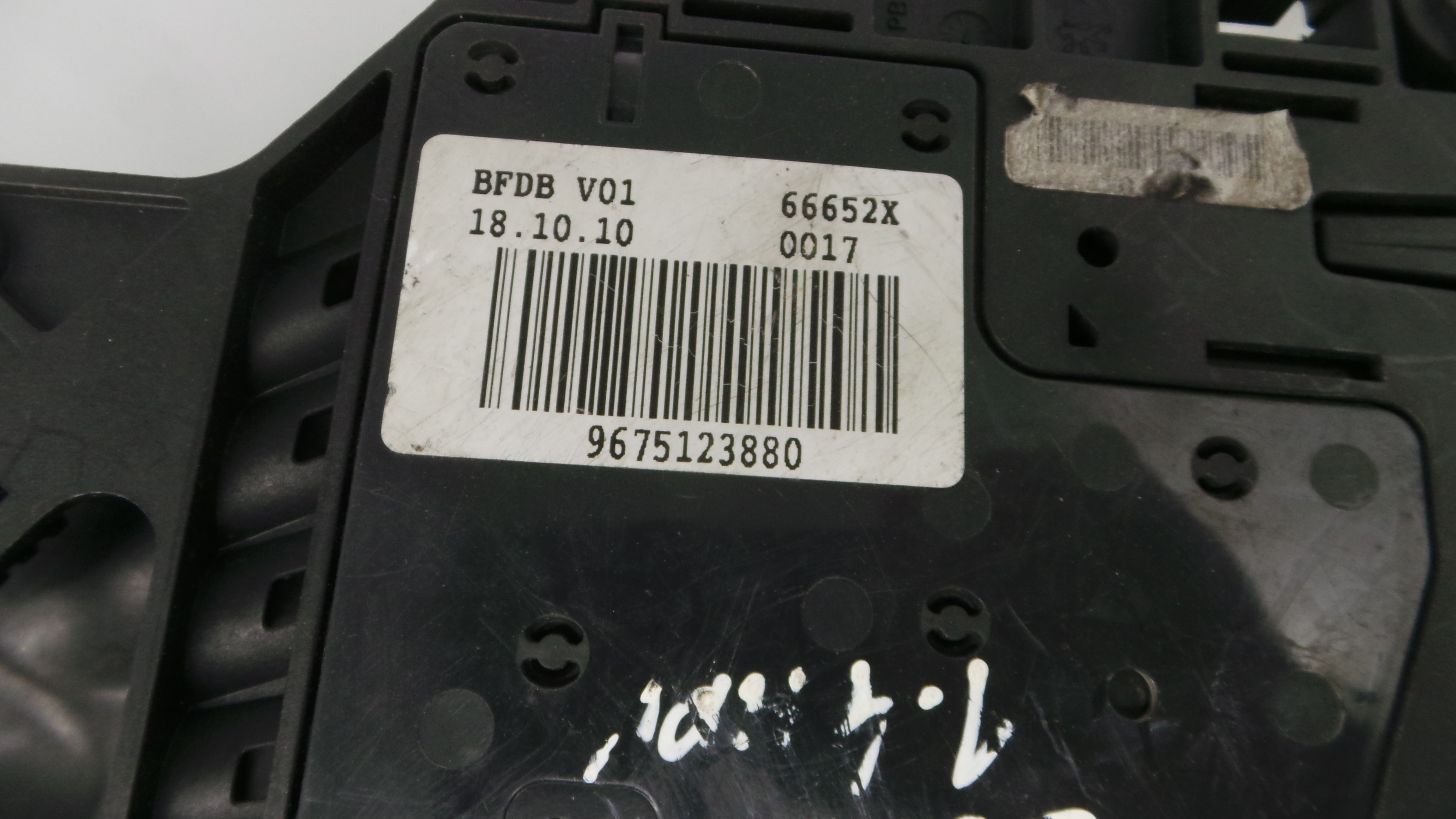 Caixa dos Fusíveis / BSI / UCH / SAM 9675123880 - CITROËN C3 II (SC_)-36912399