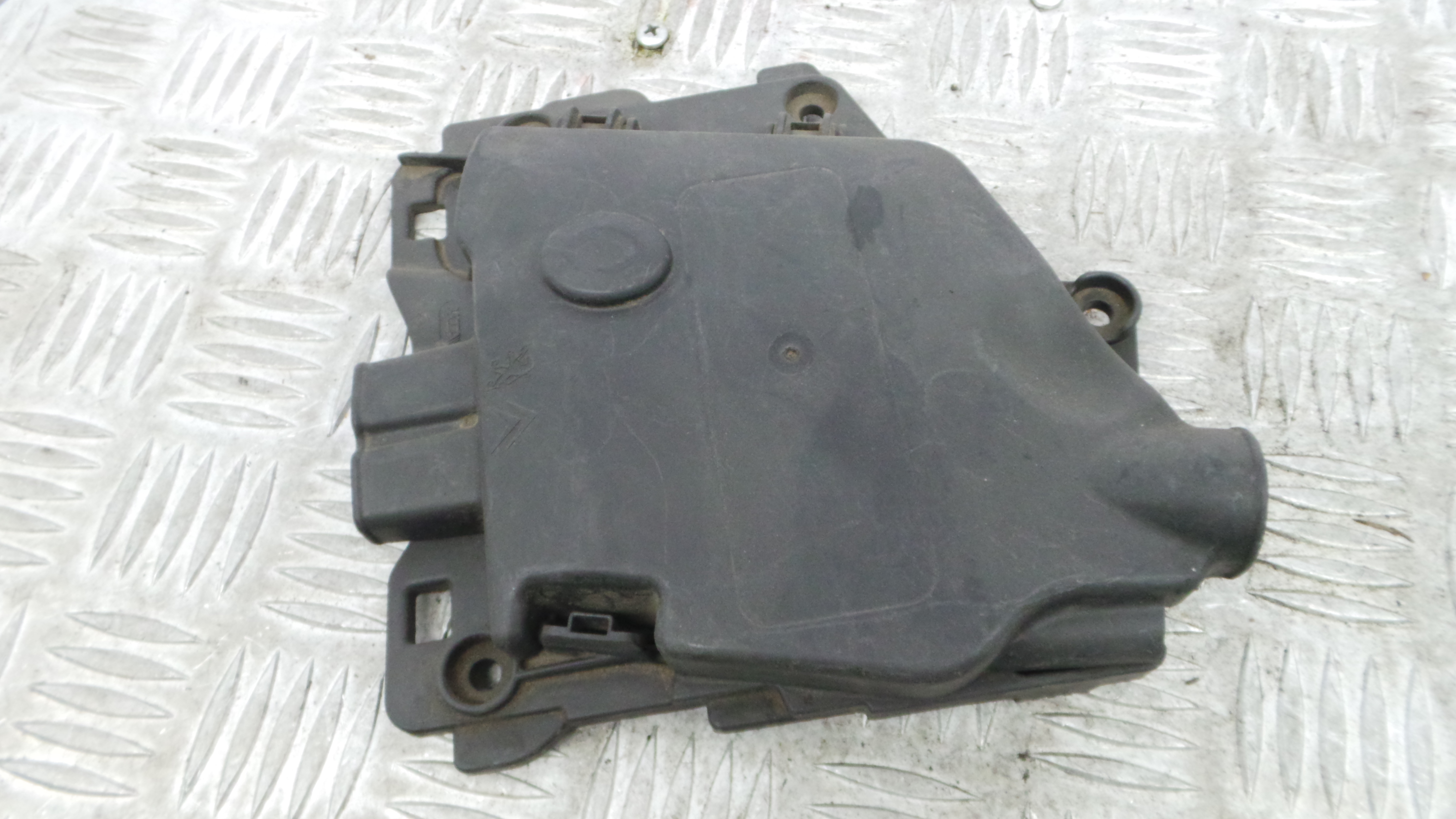 Caixa dos Fusíveis / BSI / UCH / SAM 9801147680 - CITROËN C3 II (SC_)-36912409