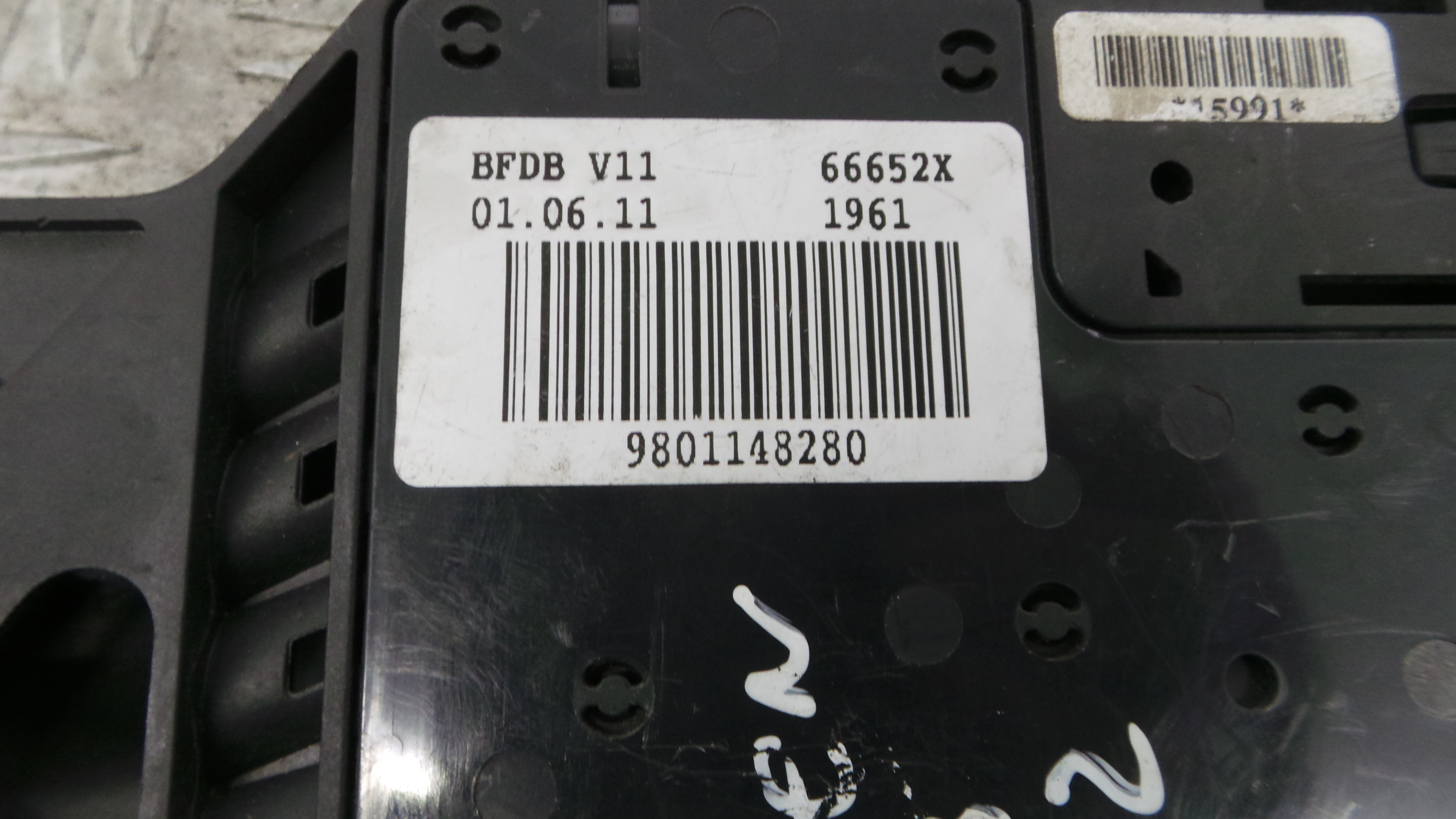 Caixa dos Fusíveis / BSI / UCH / SAM 9801148280 - CITROËN C3 II (SC_)-36912414