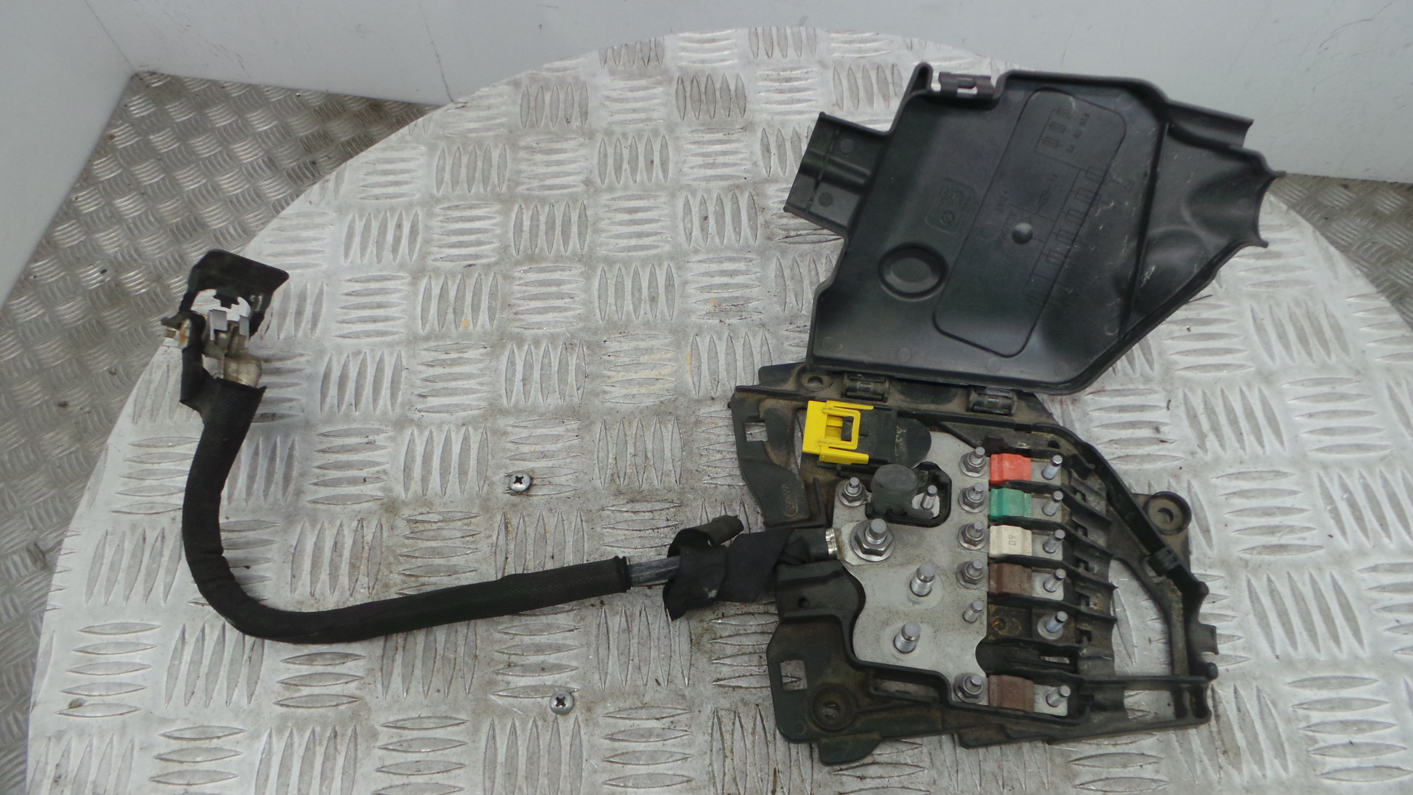 Caixa dos Fusíveis / BSI / UCH / SAM 9675123880 - CITROËN C3 II (SC_)-36912419