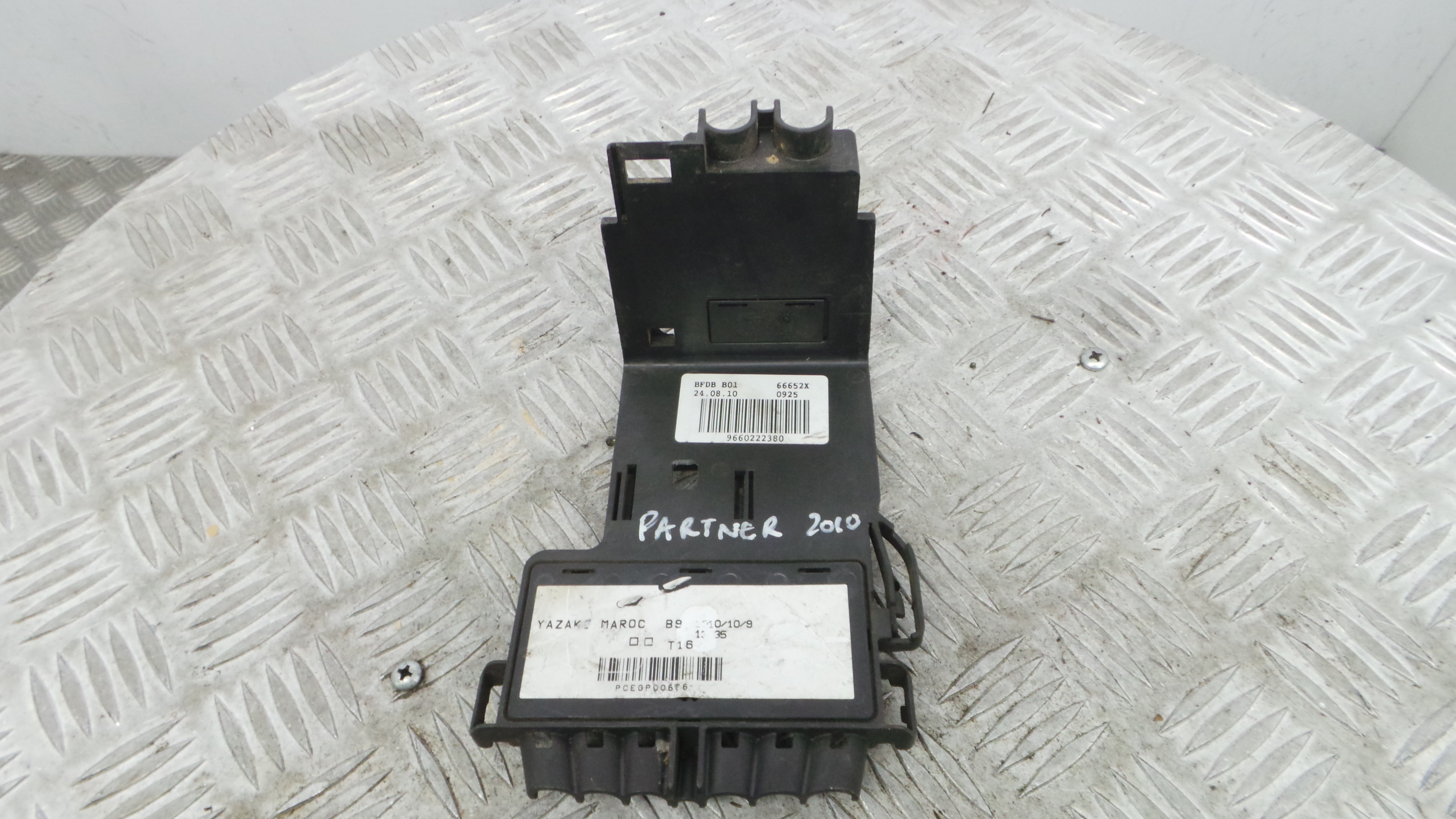 Caixa dos Fusíveis / BSI / UCH / SAM 9660222380 - PEUGEOT PARTNER Caixa/monovolume-36912469