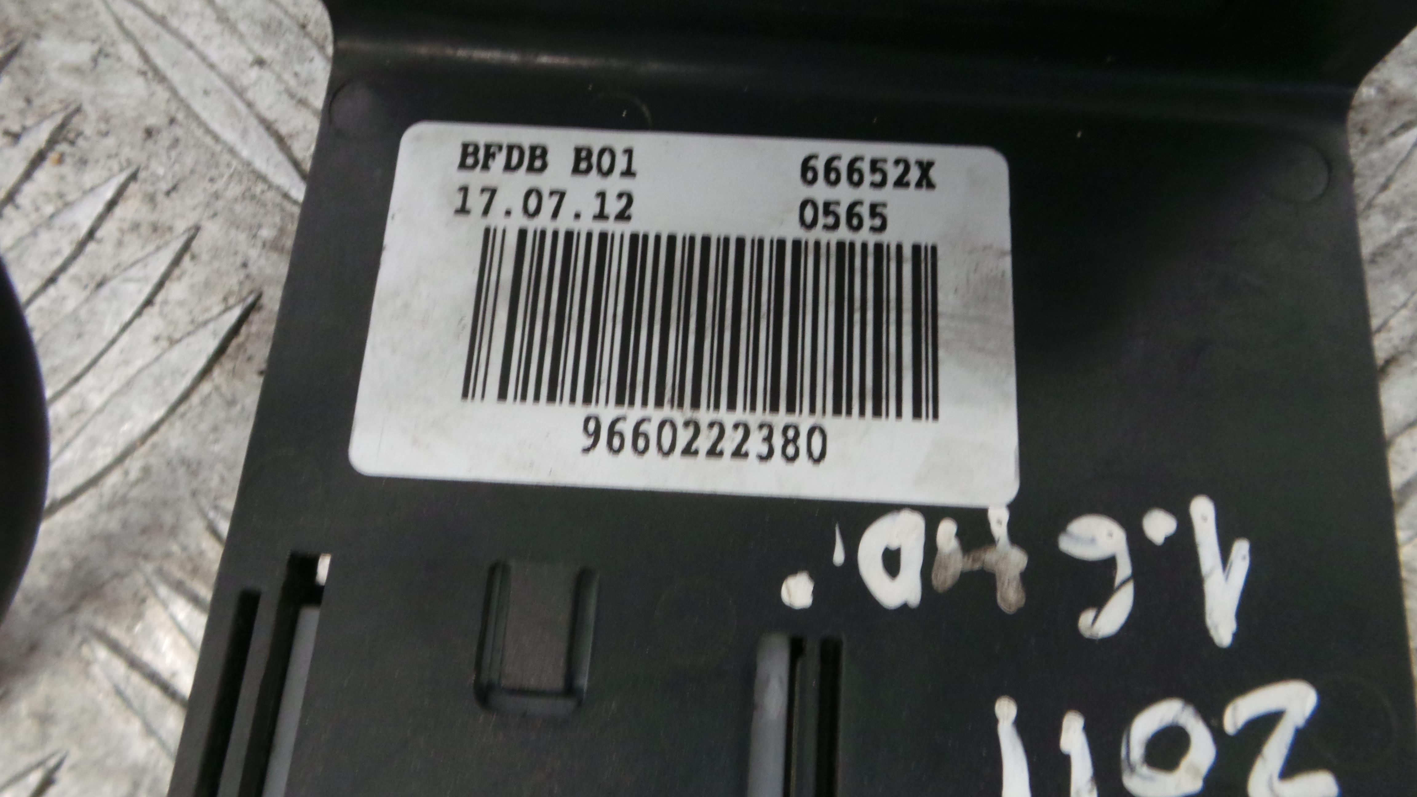 Caixa dos Fusíveis / BSI / UCH / SAM 9660222380 - CITROËN BERLINGO Caixa/monovolume (B9)-36912481