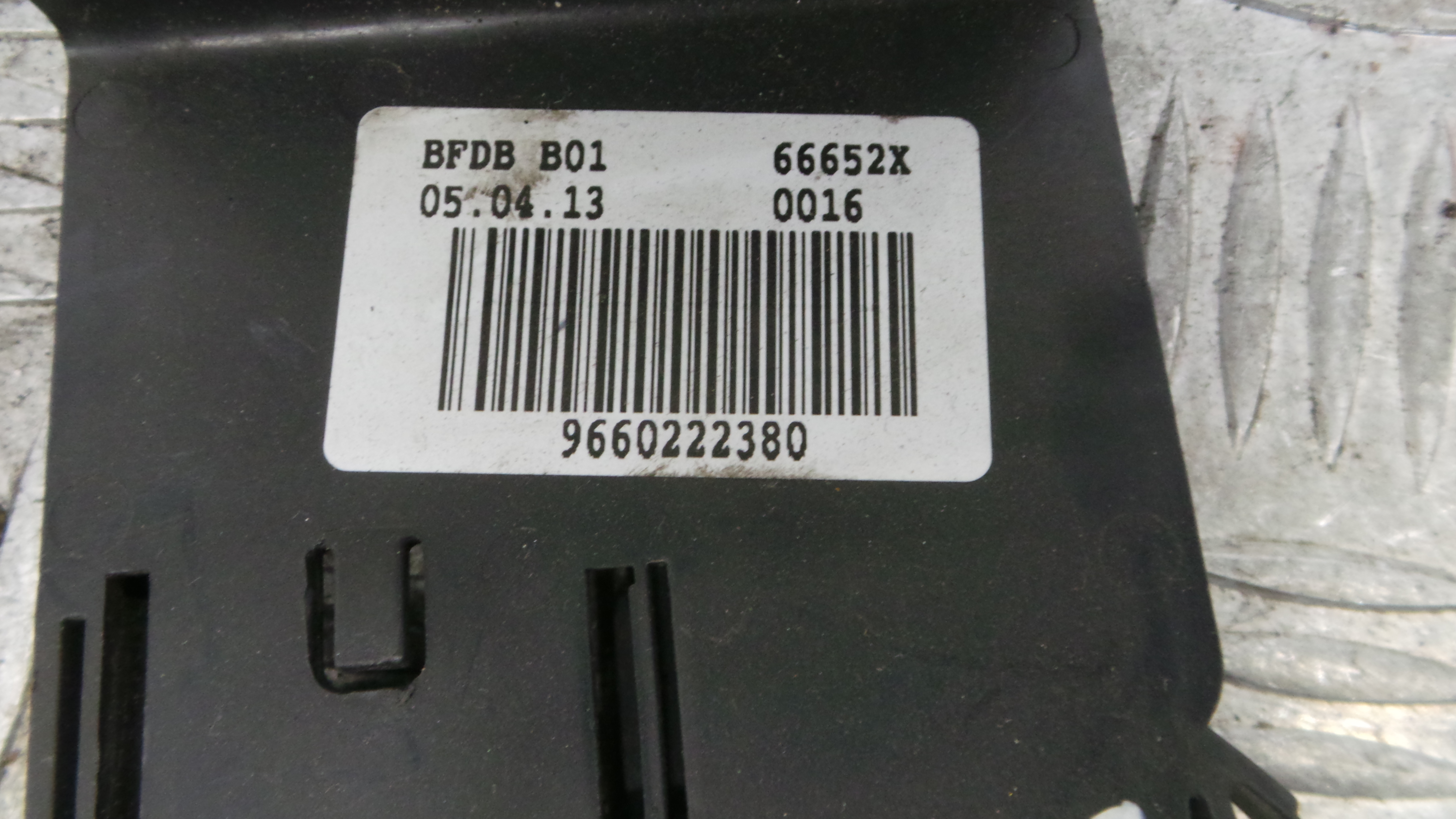 Caixa dos Fusíveis / BSI / UCH / SAM 9660222380 - CITROËN BERLINGO Caixa/monovolume (B9)-36912484