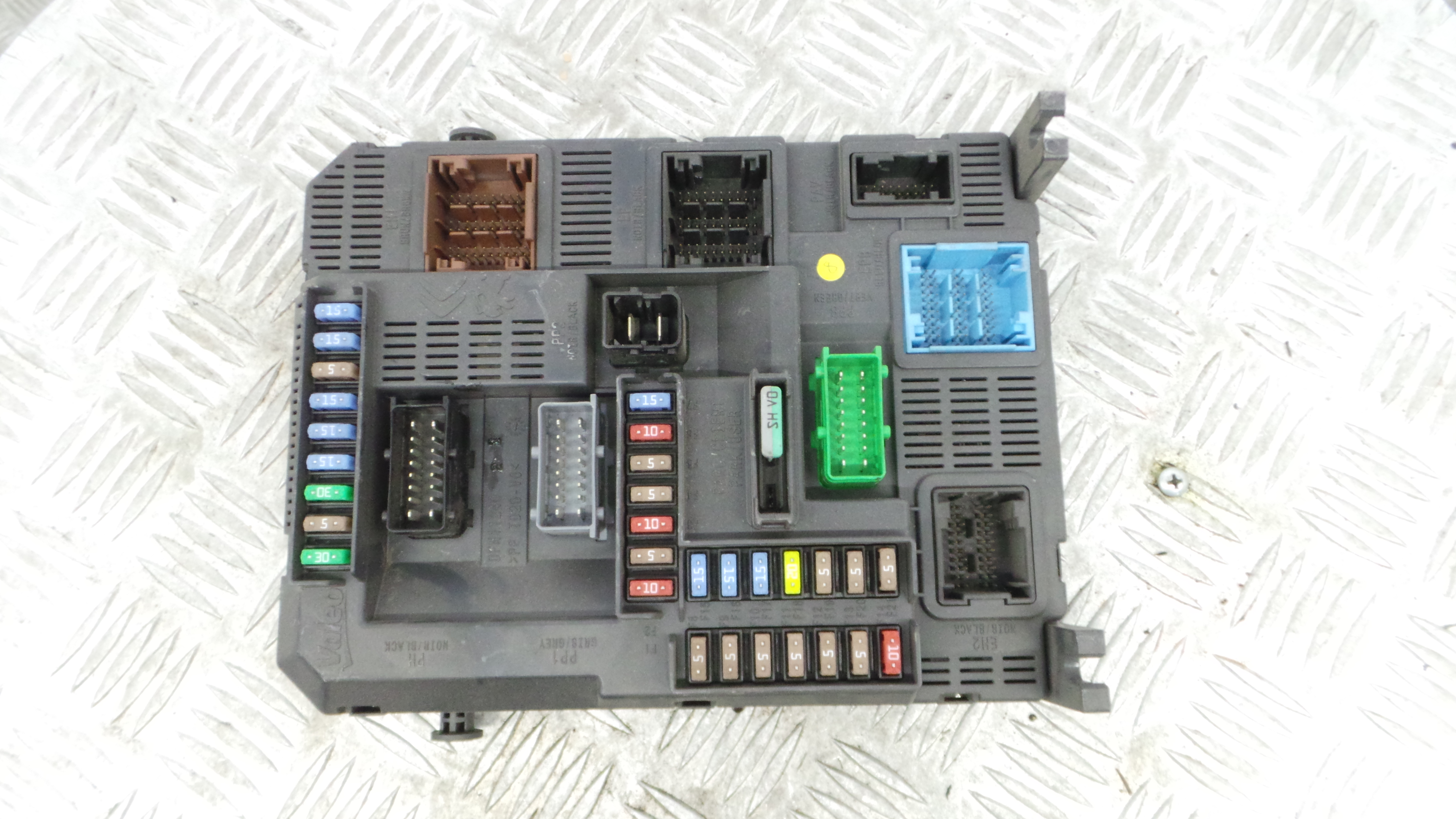 Caixa dos Fusíveis / BSI / UCH / SAM 9678355980 - PEUGEOT 208 I (CA_, CC_)-36912536 Caixa dos Fusíveis / BSI / UCH / SAM 9678355980 - PEUGEOT 208 I (CA_, CC_)-36912536