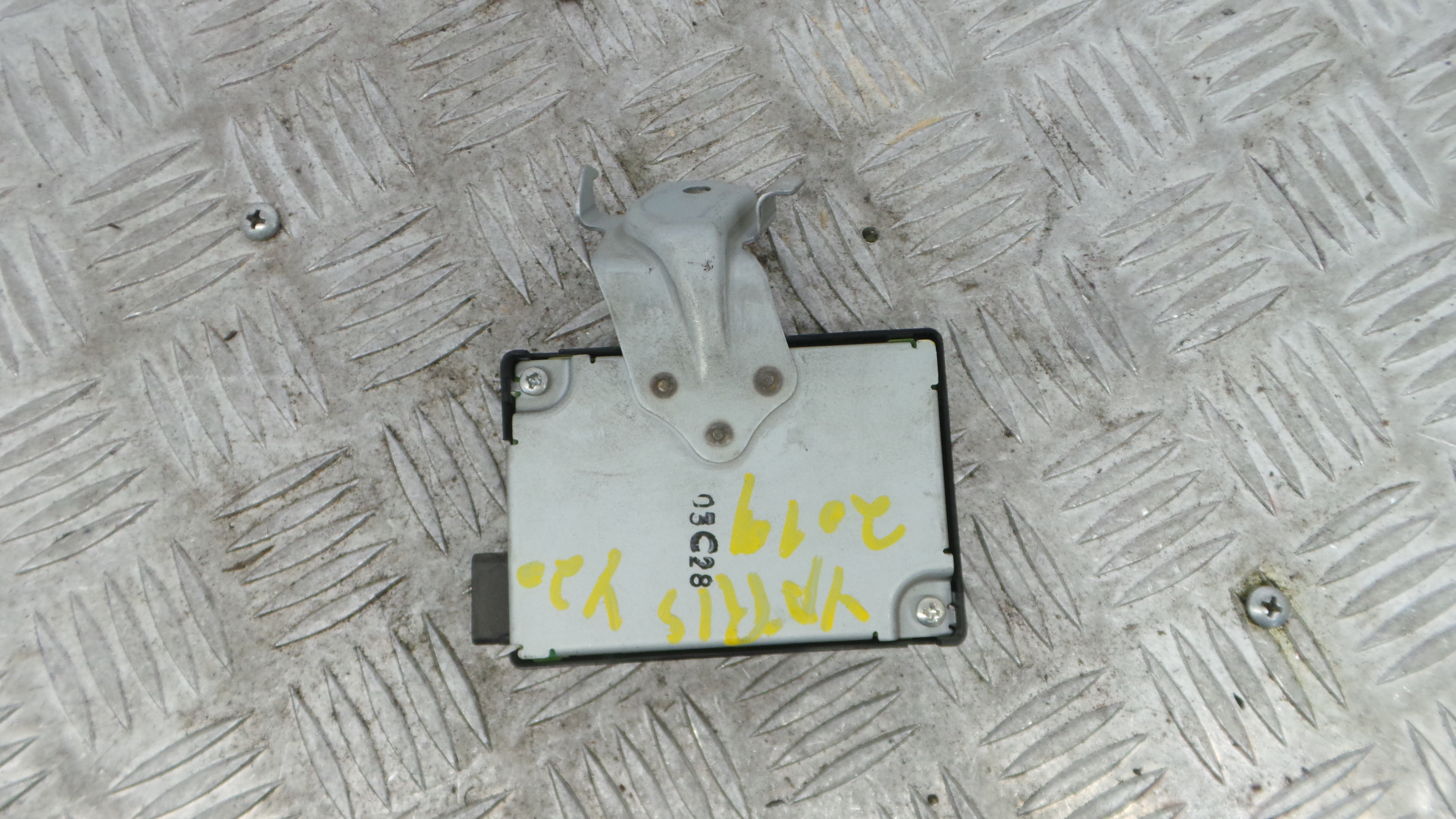 Modulo Electrónico 89760-0D060 - TOYOTA YARIS (_P15_)-36915376