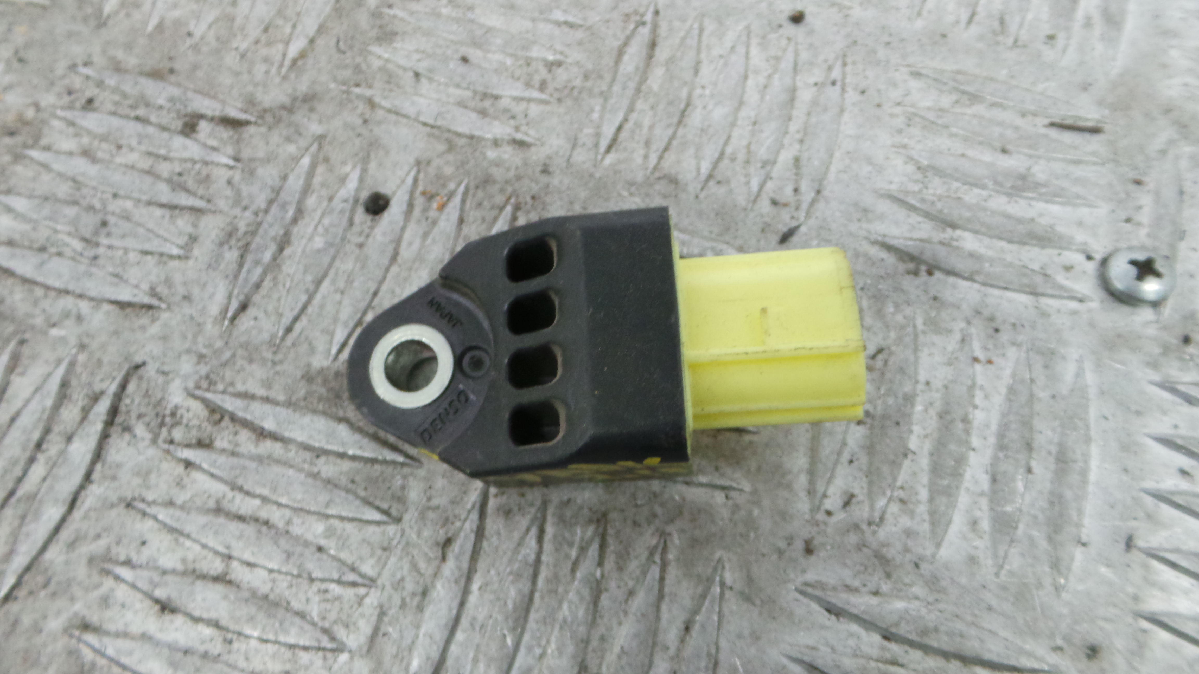Sensor de Airbag 89831-02140 - TOYOTA YARIS (_P15_)-36915390