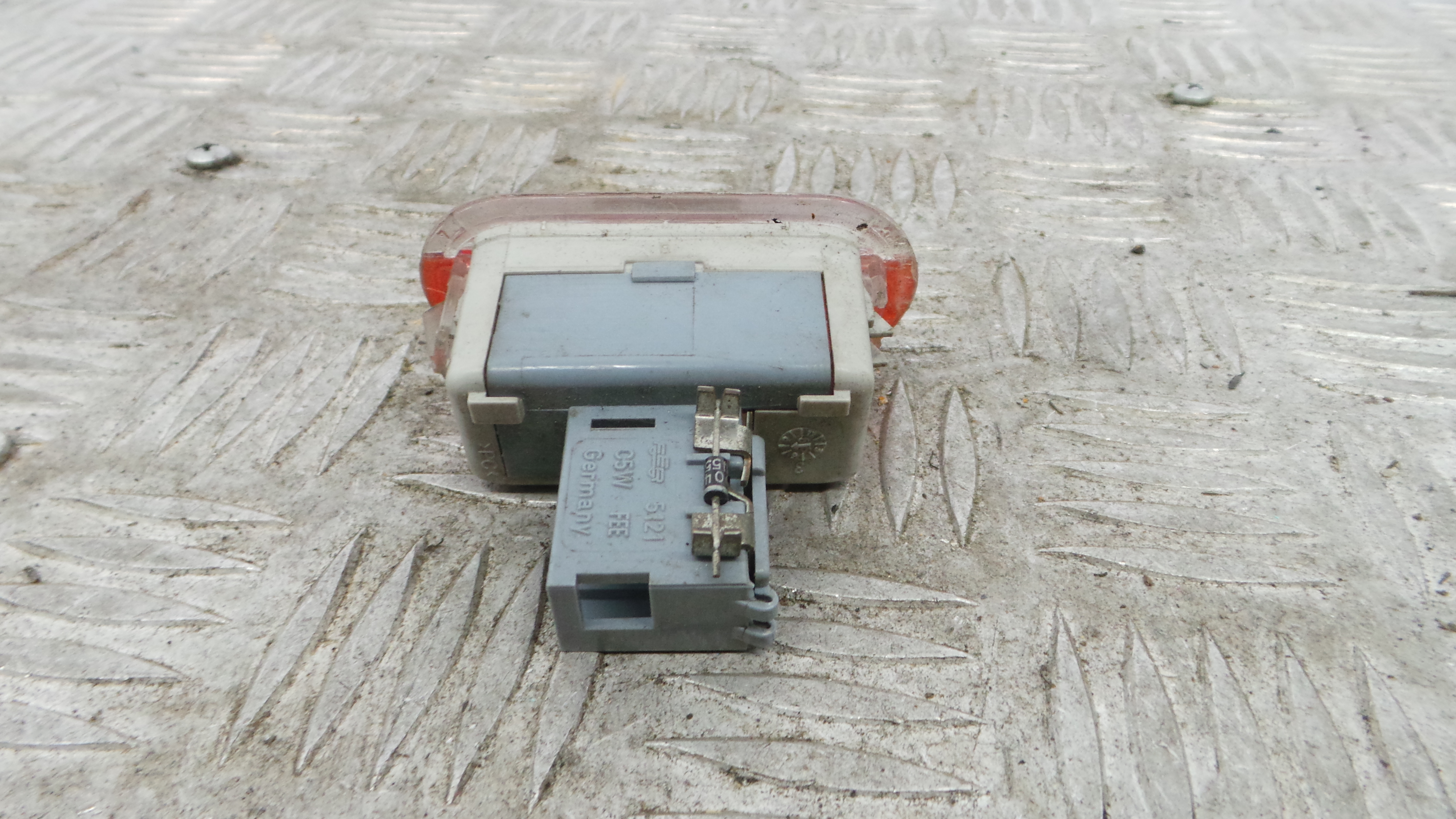 Luz Interior 1J0947411B - VW GOLF IV (1J1), GOLF Mk IV (1J1)-36915475