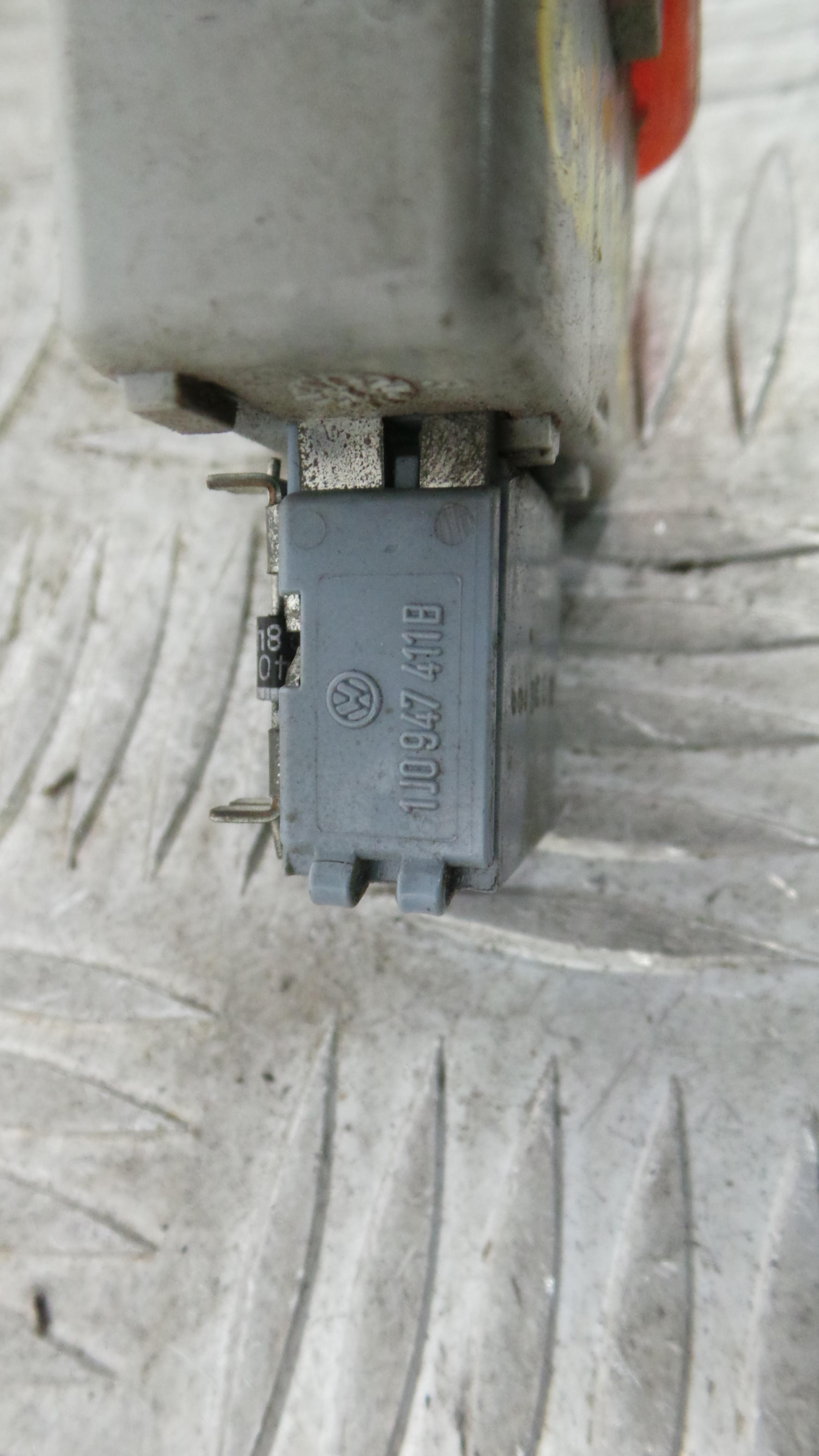 Luz Interior 1J0947411B - VW GOLF IV (1J1), GOLF Mk IV (1J1)-36915475