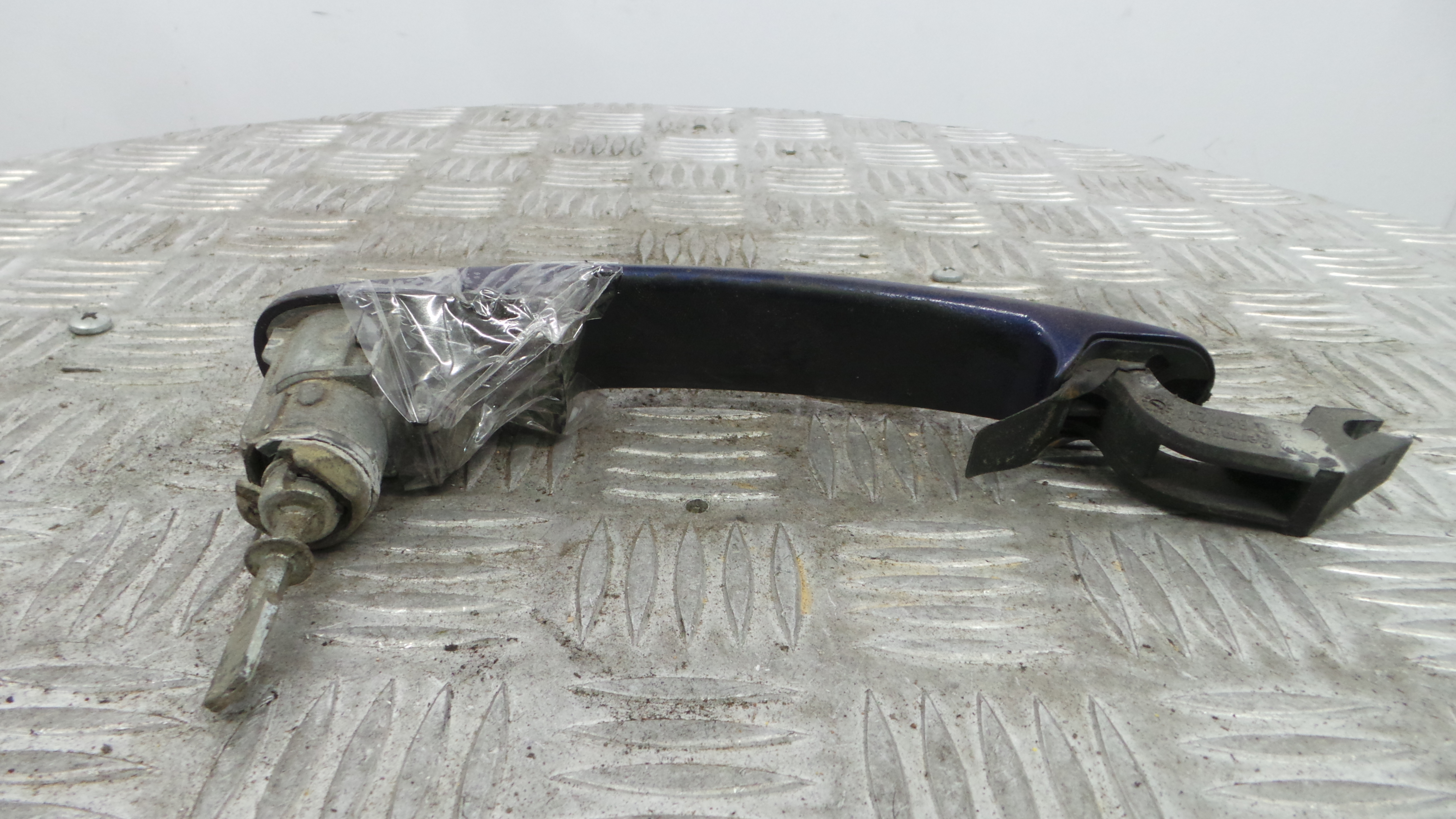 Puxador Exterior Frente Esquerdo  - VW GOLF IV (1J1), GOLF Mk IV (1J1)-36915502