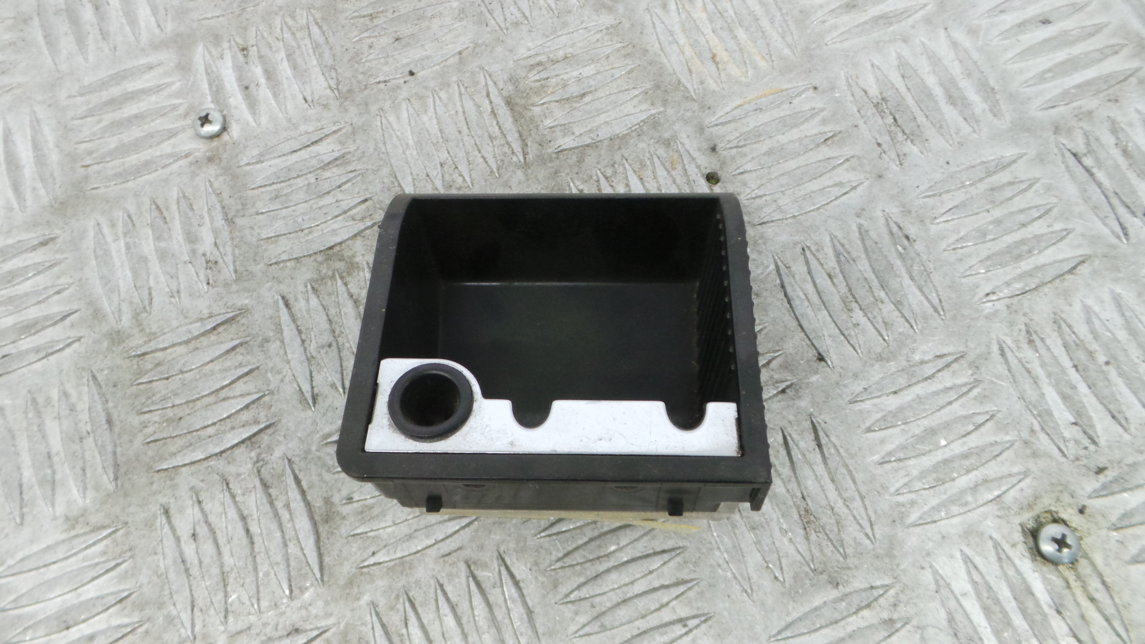 Cinzeiro 1K0857335 - VW GOLF VI (5K1)-36920548