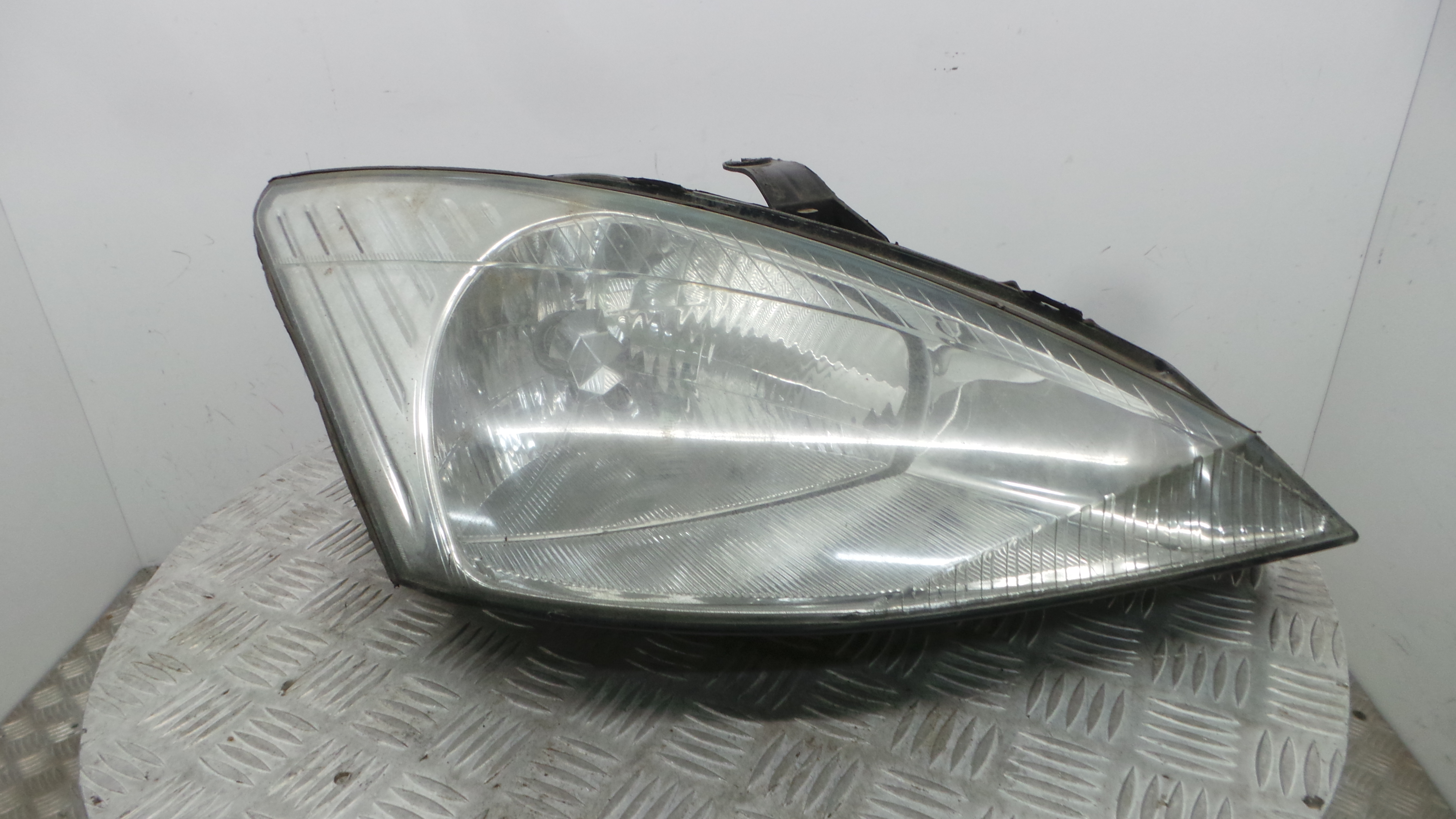 Ótica Dto 1152096 - FORD FOCUS I (DAW, DBW)-36920563