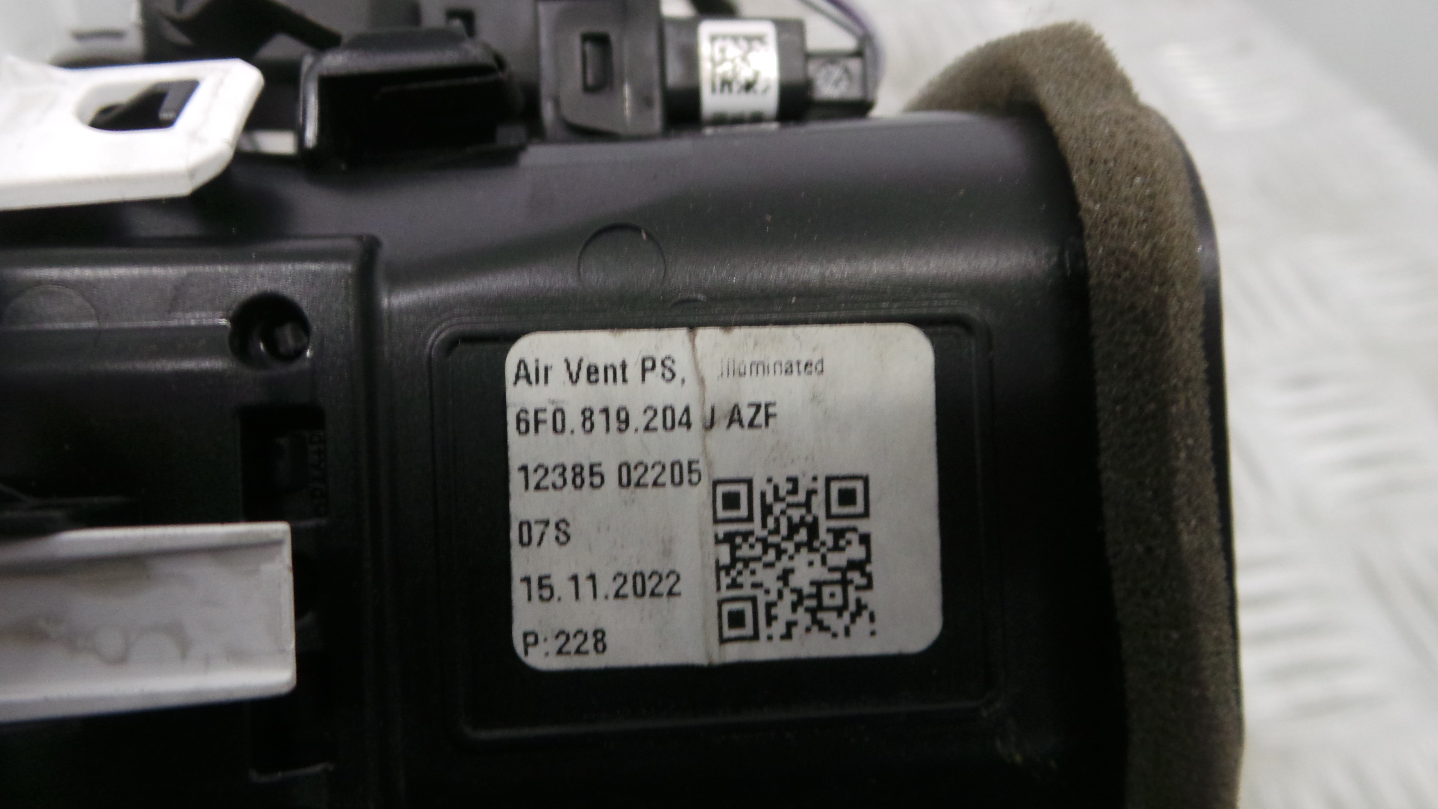 Grelha da Sofagem 6F0819204J - SEAT IBIZA Mk V (KJ1, KJG), IBIZA V (KJ1, KJG)-36920575