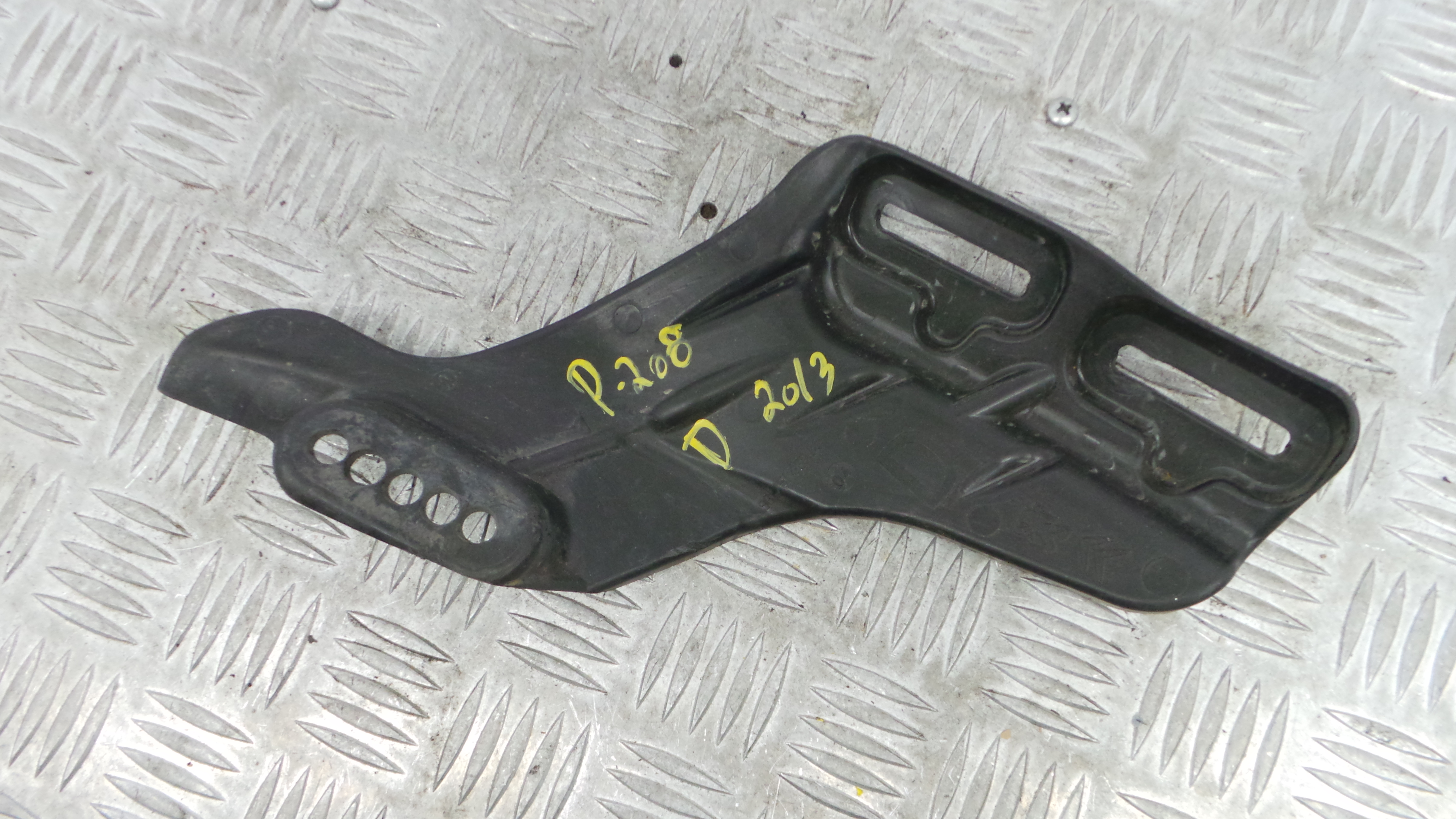 Suporte Guarda Lamas 9675143880 - PEUGEOT 208 I (CA_, CC_)-36920616