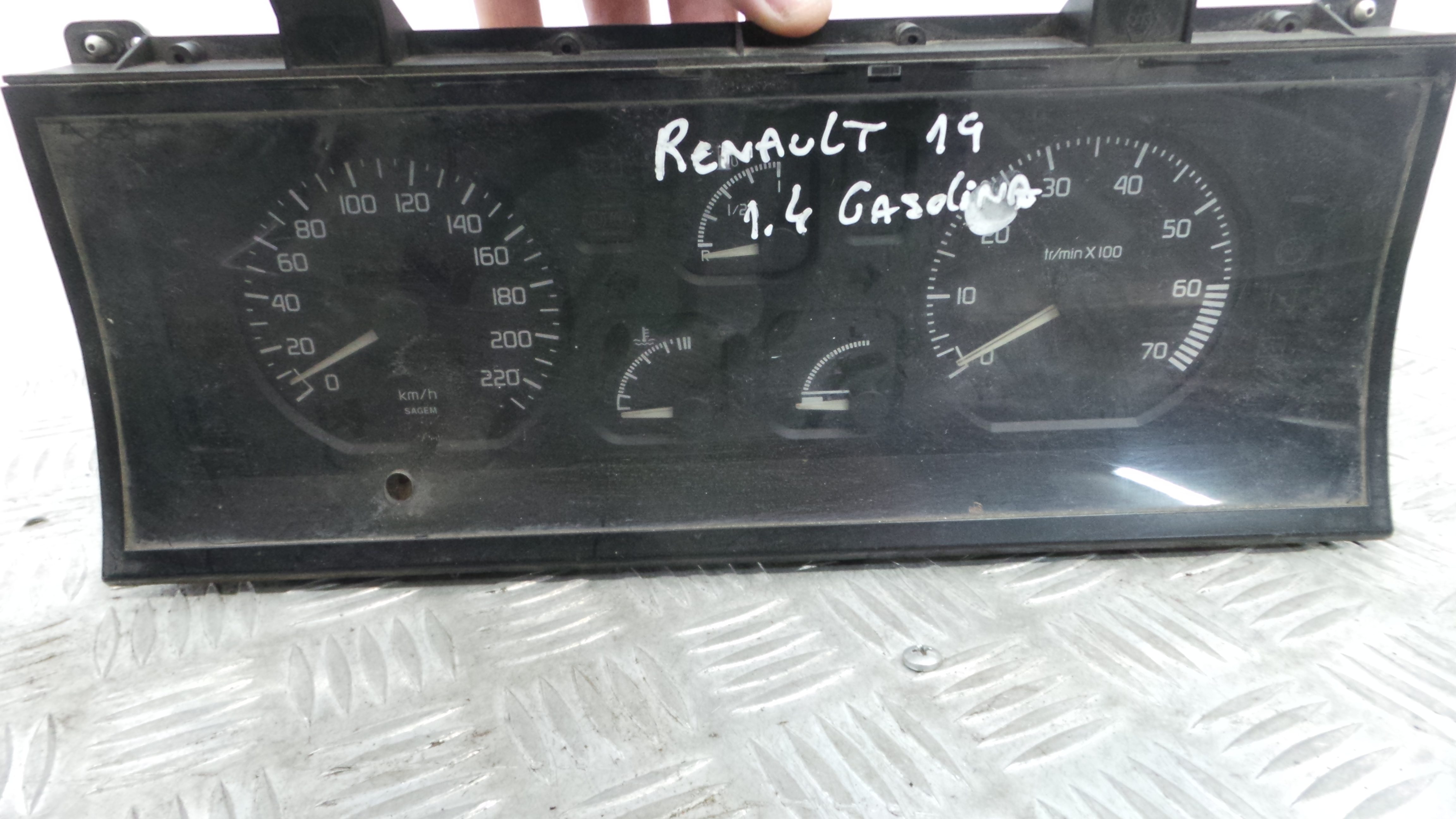 Quadrante 7700815940D - RENAULT 19 I (B/C53_), 19 (B/C53_)-36925051 Quadrante 7700815940D - RENAULT 19 I (B/C53_), 19 (B/C53_)-36925051