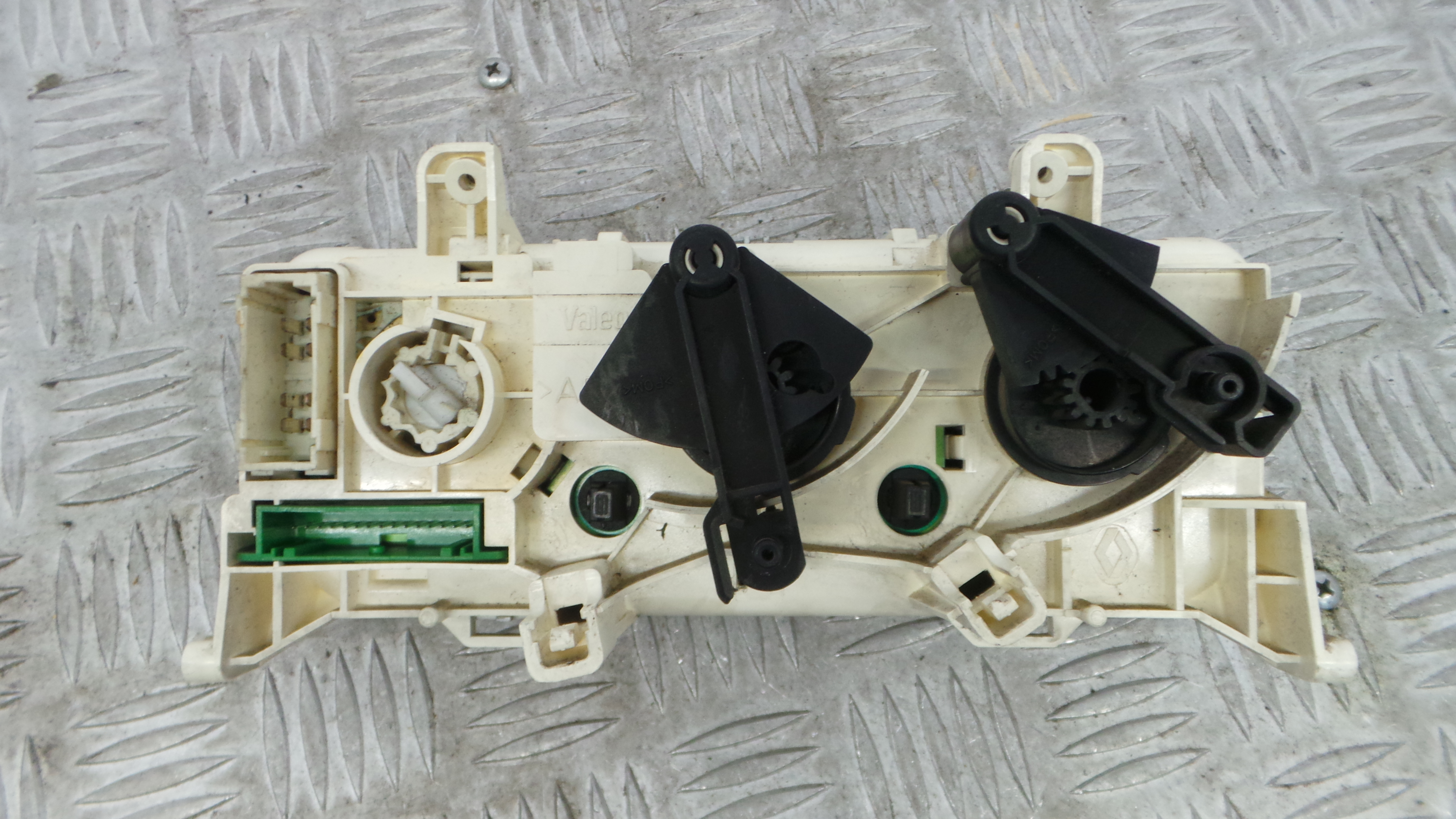 Comando da Sofagem / Climatronic 8200147157 - RENAULT CLIO II (BB_, CB_), CLIO Mk II (BB_, CB_)-36928445