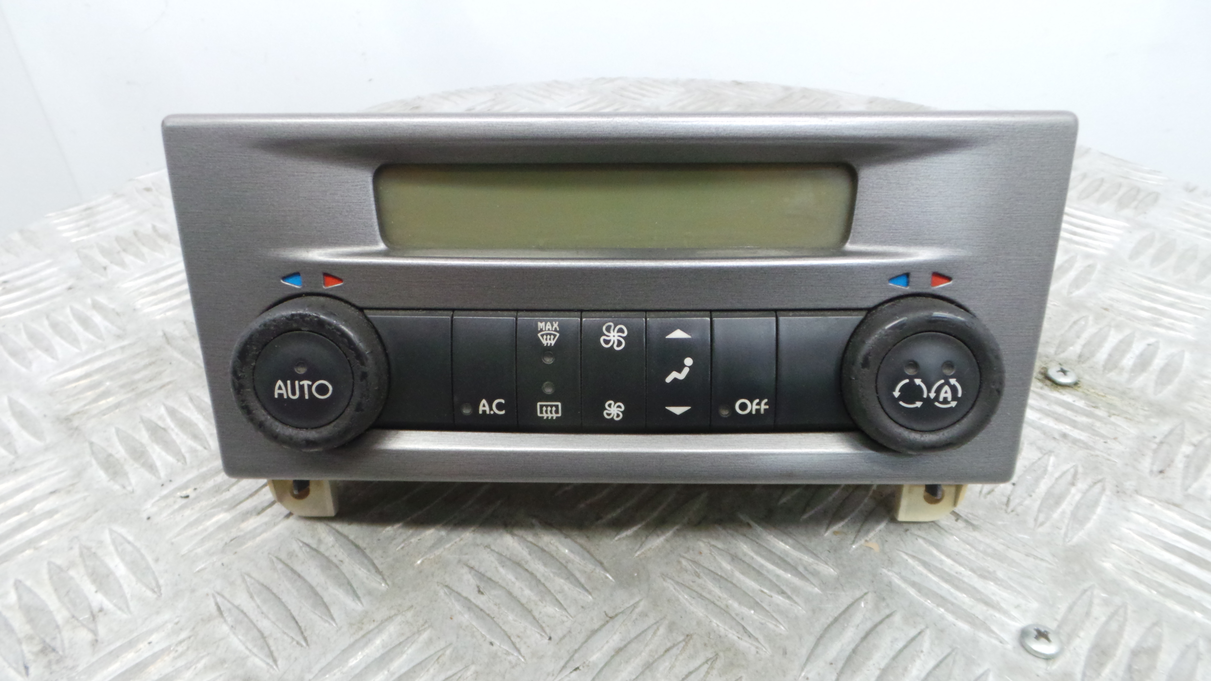 Comando da Sofagem / Climatronic 8200001901C - RENAULT LAGUNA II (BG0/1_)-36928578 Comando da Sofagem / Climatronic 8200001901C - RENAULT LAGUNA II (BG0/1_)-36928578