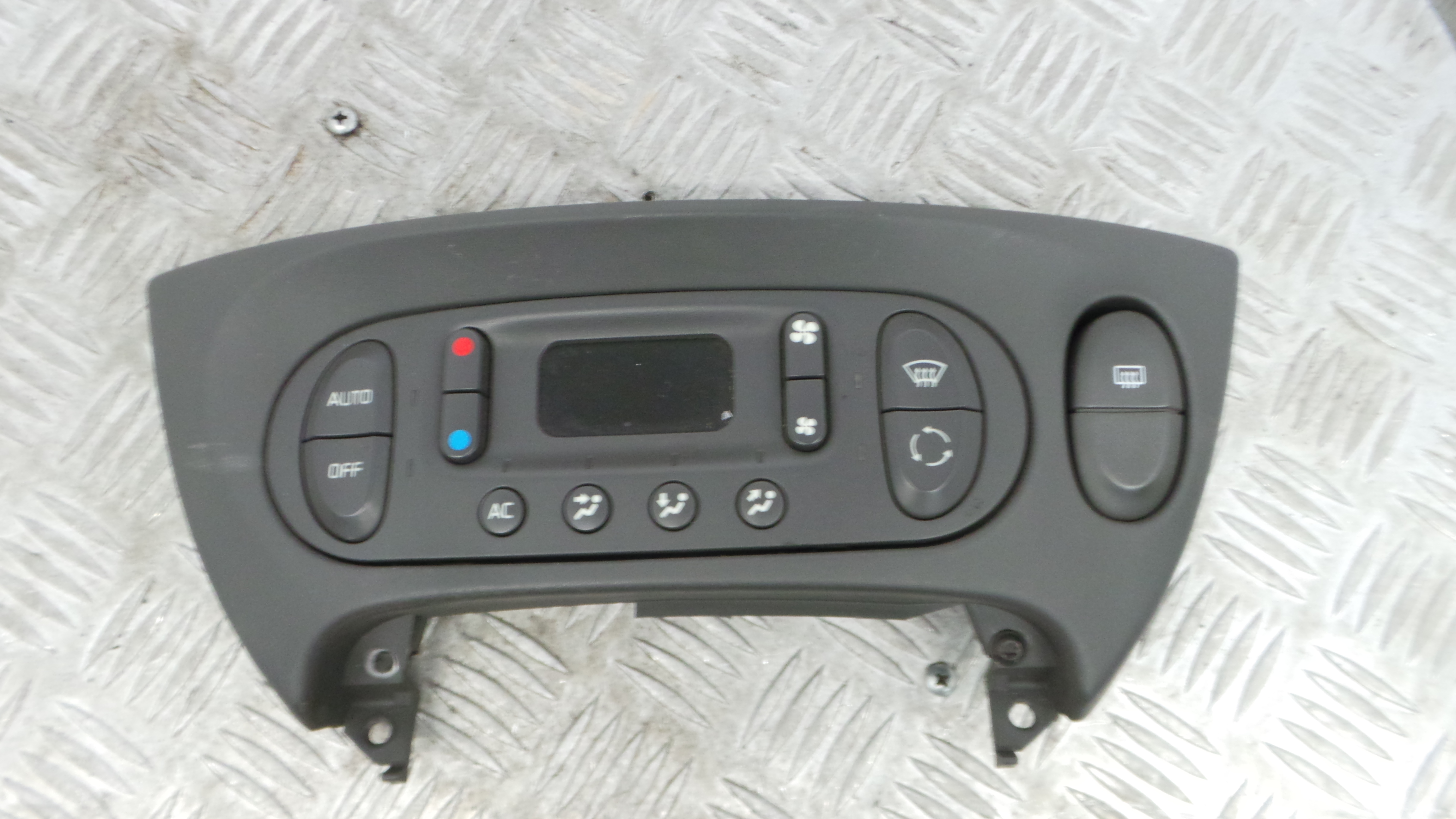 Comando da Sofagem / Climatronic 7700435401 - RENAULT SCÉNIC I Veículo multiuso (JA0/1_, FA0_)-36928581 Comando da Sofagem / Climatronic 7700435401 - RENAULT SCÉNIC I Veículo multiuso (JA0/1_, FA0_)-36928581