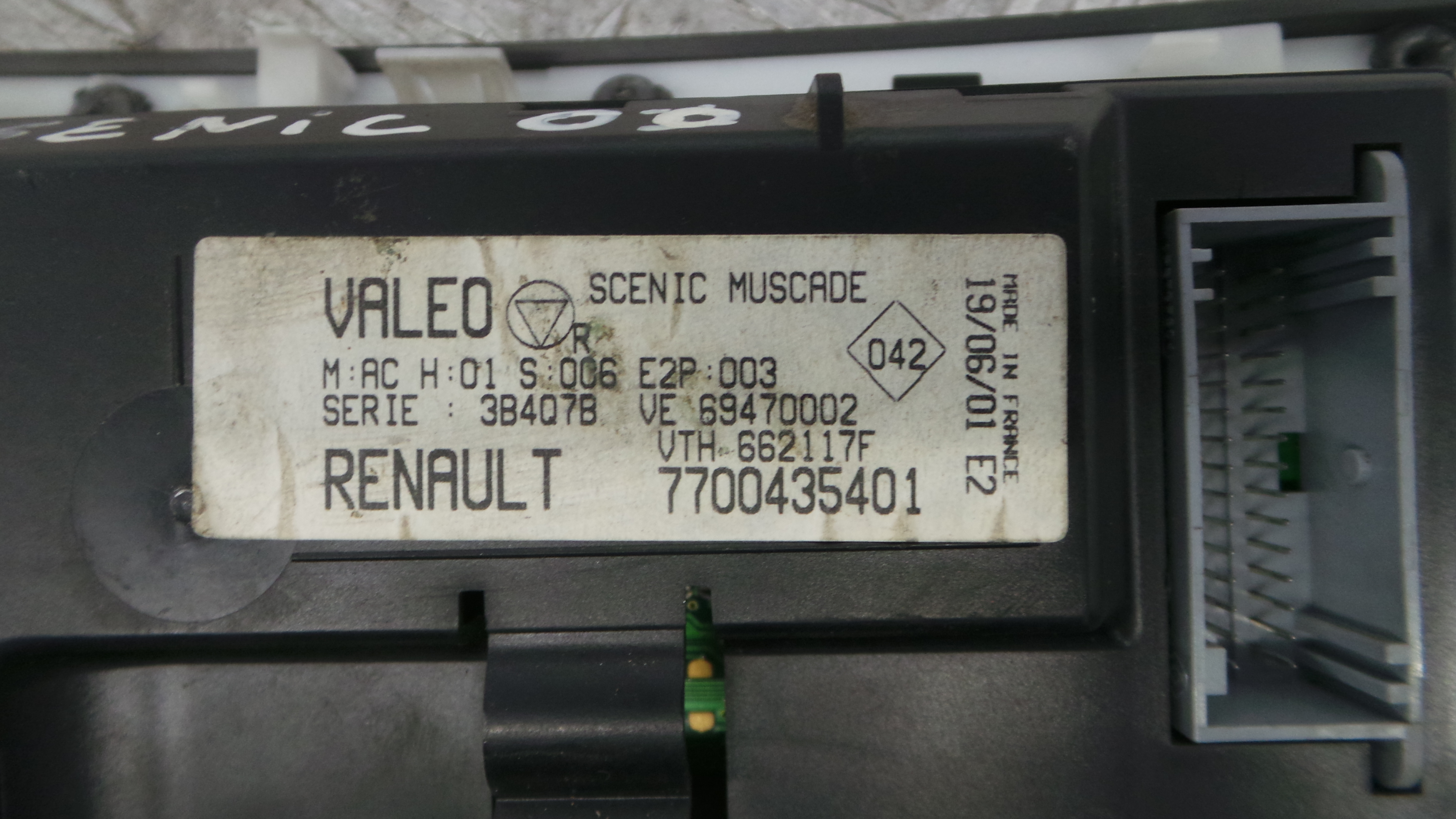 Comando da Sofagem / Climatronic 7700435401 - RENAULT SCÉNIC I Veículo multiuso (JA0/1_, FA0_)-36928581