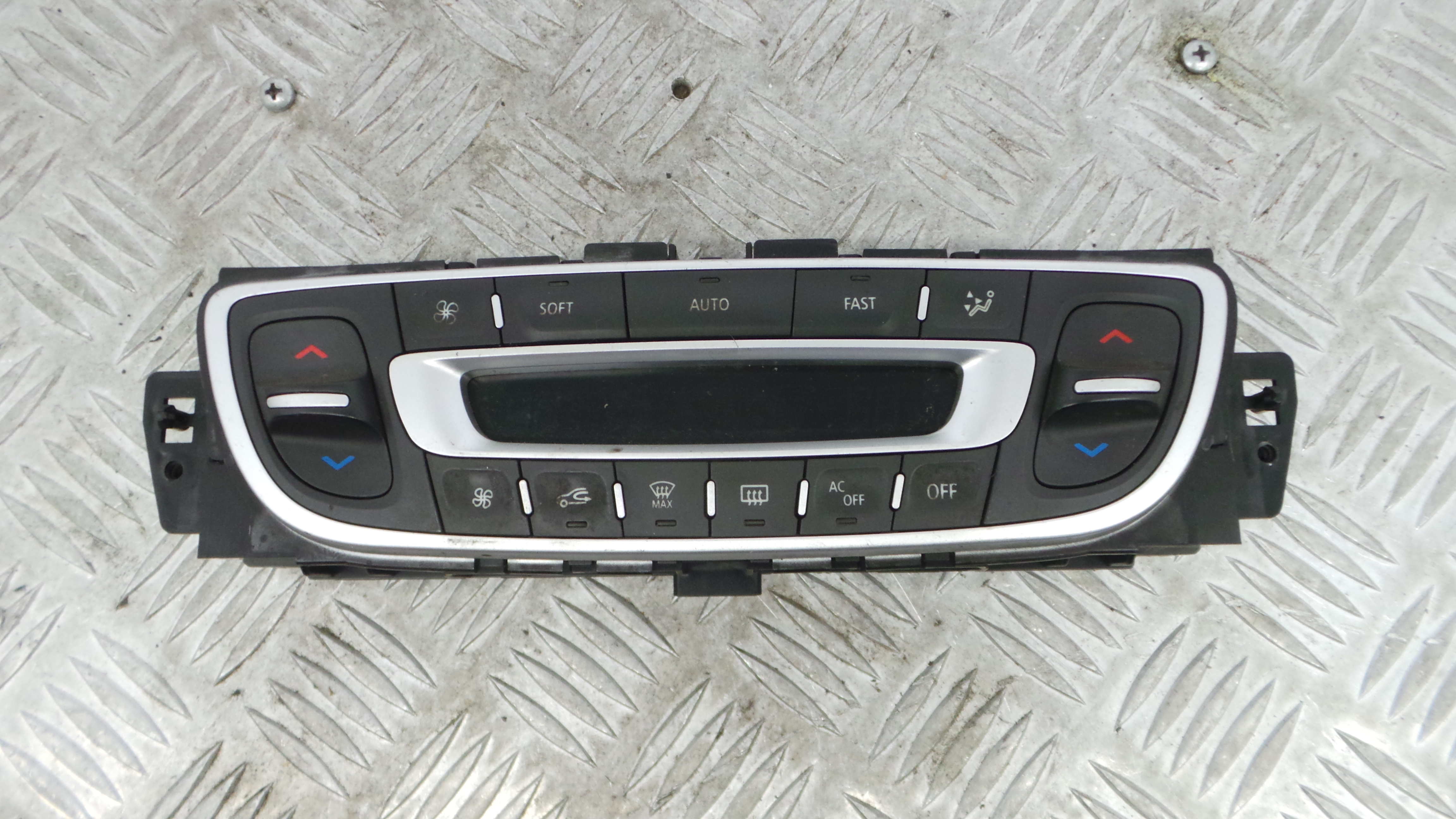 Comando da Sofagem / Climatronic 275100007R - RENAULT MEGANE III Hatchback (BZ0/1_, B3_)-36928587 Comando da Sofagem / Climatronic 275100007R - RENAULT MEGANE III Hatchback (BZ0/1_, B3_)-36928587