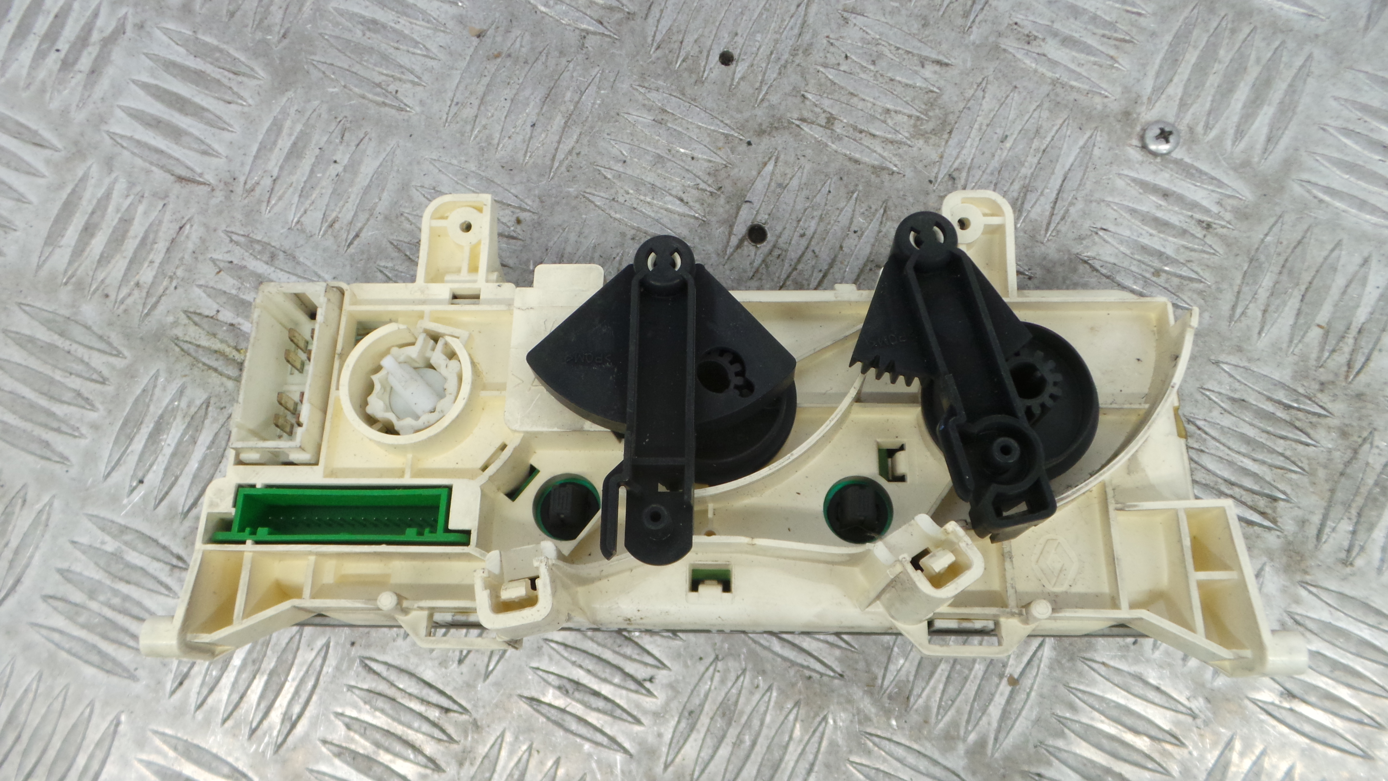 Comando da Sofagem / Climatronic 8200147160 - RENAULT CLIO II (BB_, CB_), CLIO Mk II (BB_, CB_)-36928878