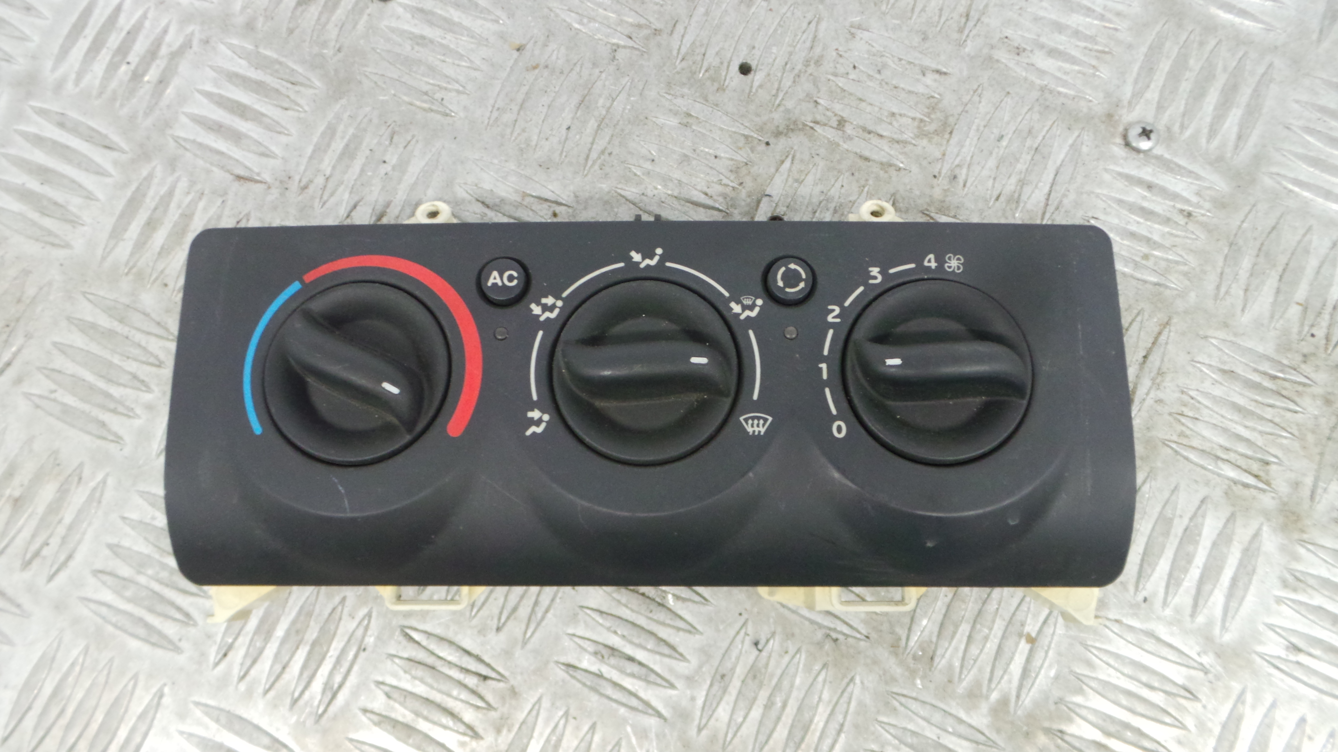 Comando da Sofagem / Climatronic 8200147180 - RENAULT CLIO II (BB_, CB_), CLIO Mk II (BB_, CB_)-36928884
