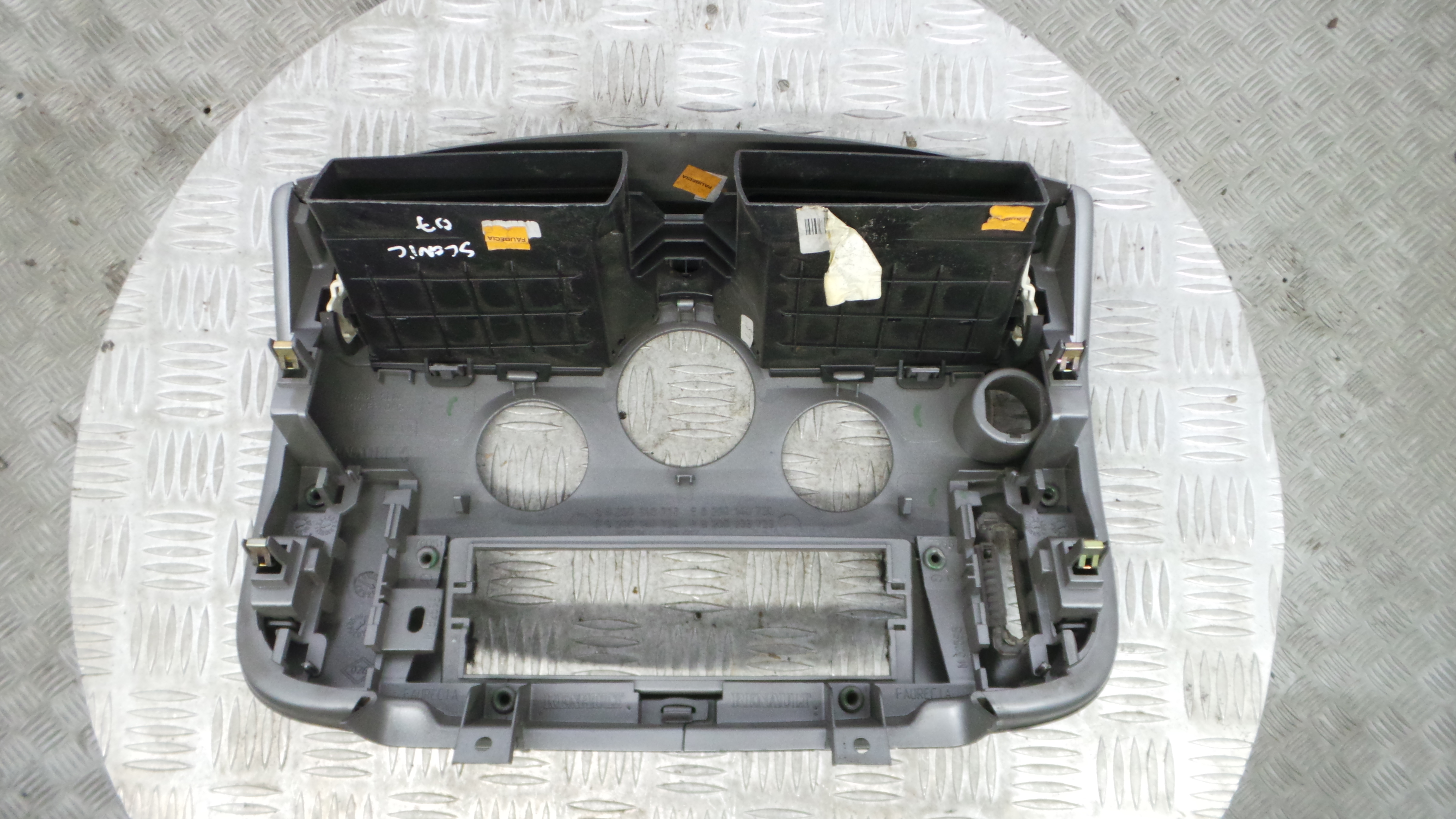 Aro Consola Central 8200140713 - RENAULT SCÉNIC II (JM0/1_)-36928919