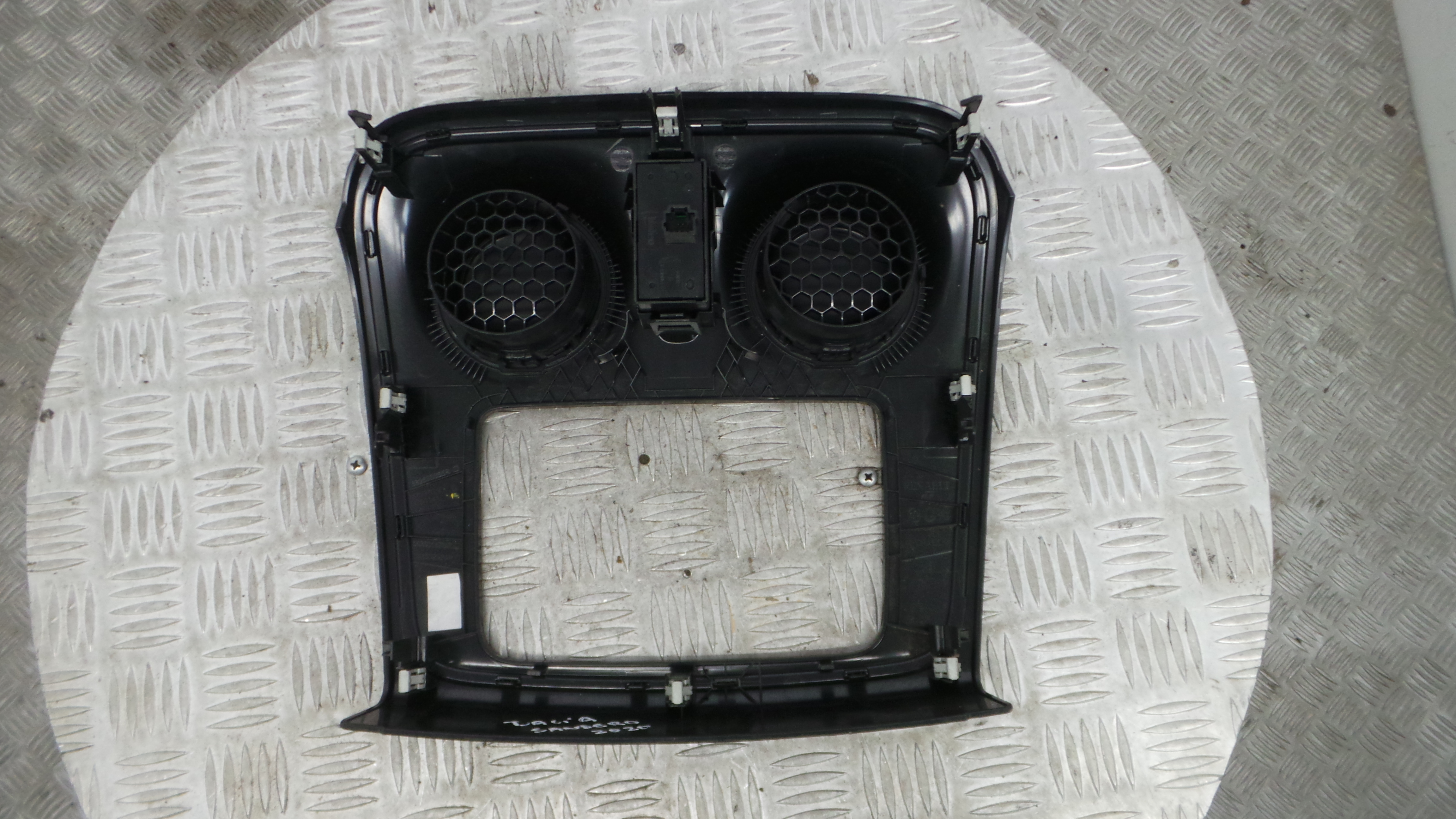 Aro Consola Central 682602432R - DACIA SANDERO II-36928925