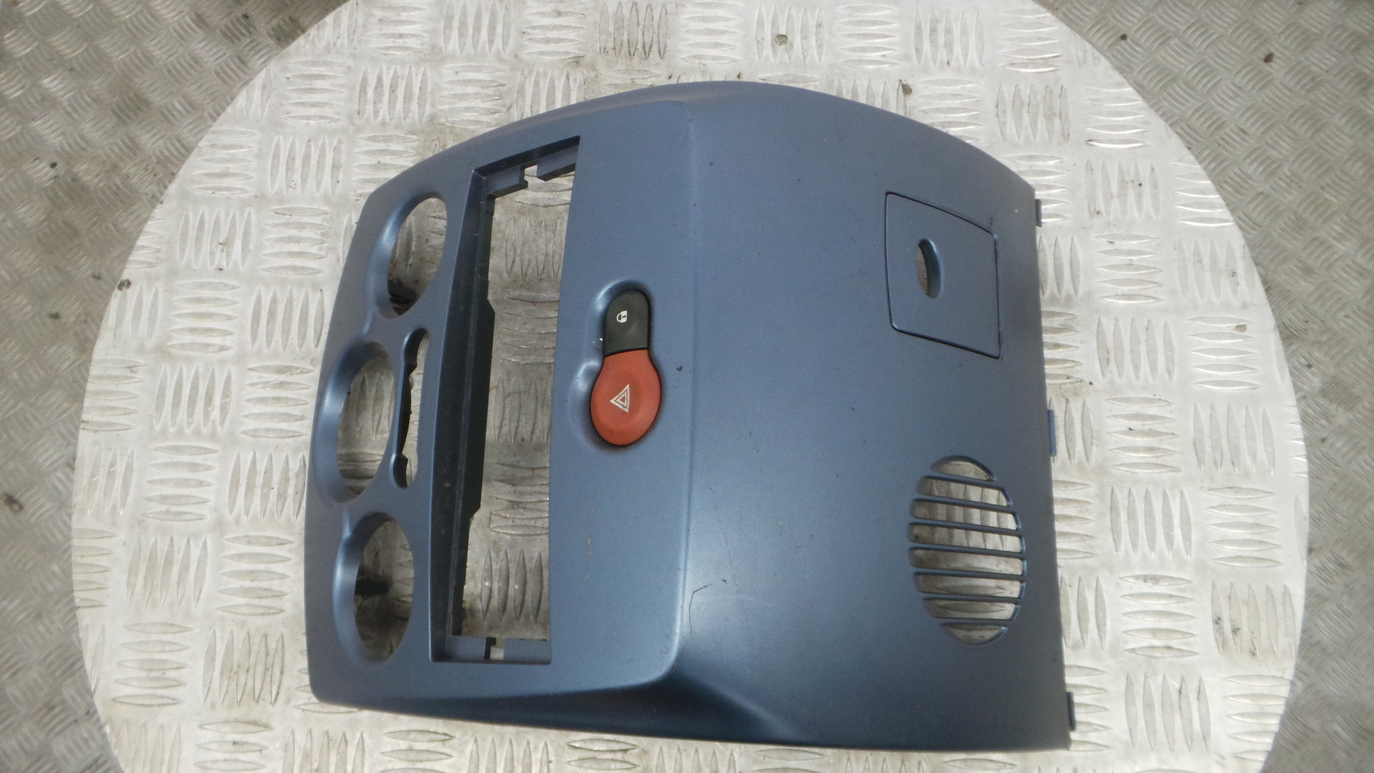 Aro Consola Central 301121110025 - RENAULT CLIO III (BR0/1, CR0/1)-36929164