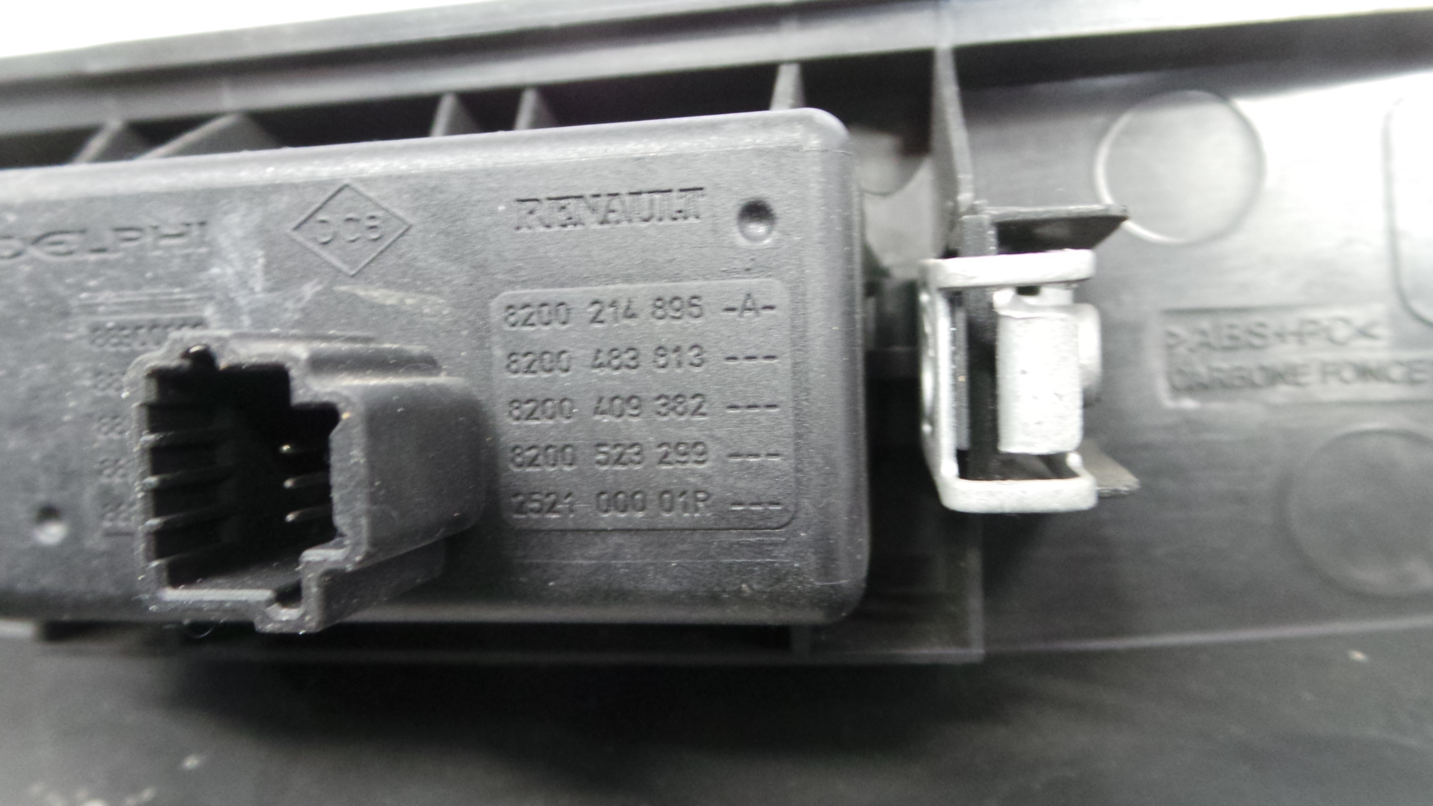 Aro Consola Central 301121110025 - RENAULT CLIO III (BR0/1, CR0/1)-36929449