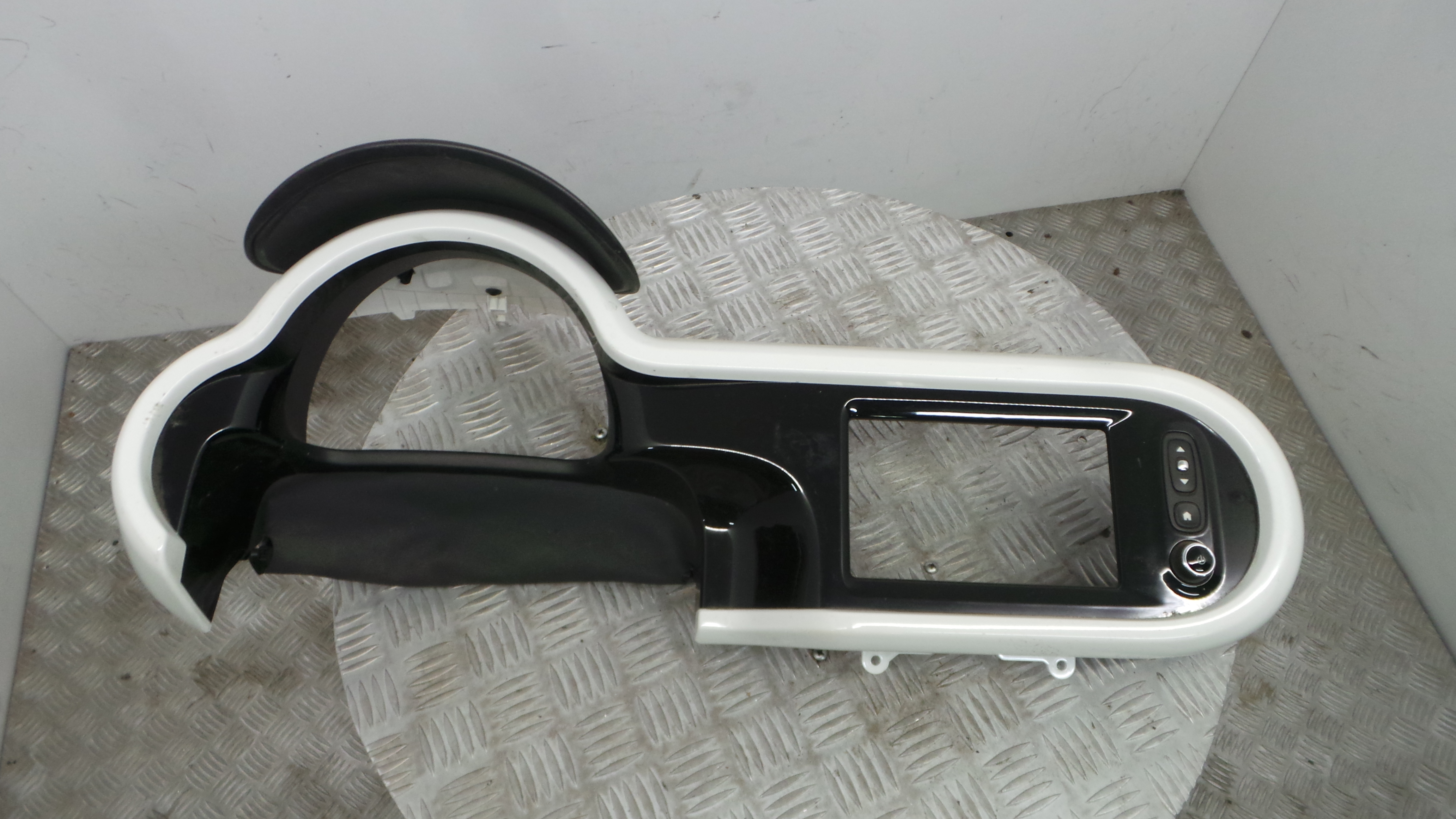 Tablier 682485011R - RENAULT TWINGO III (BCM_, BCA_)-36929453