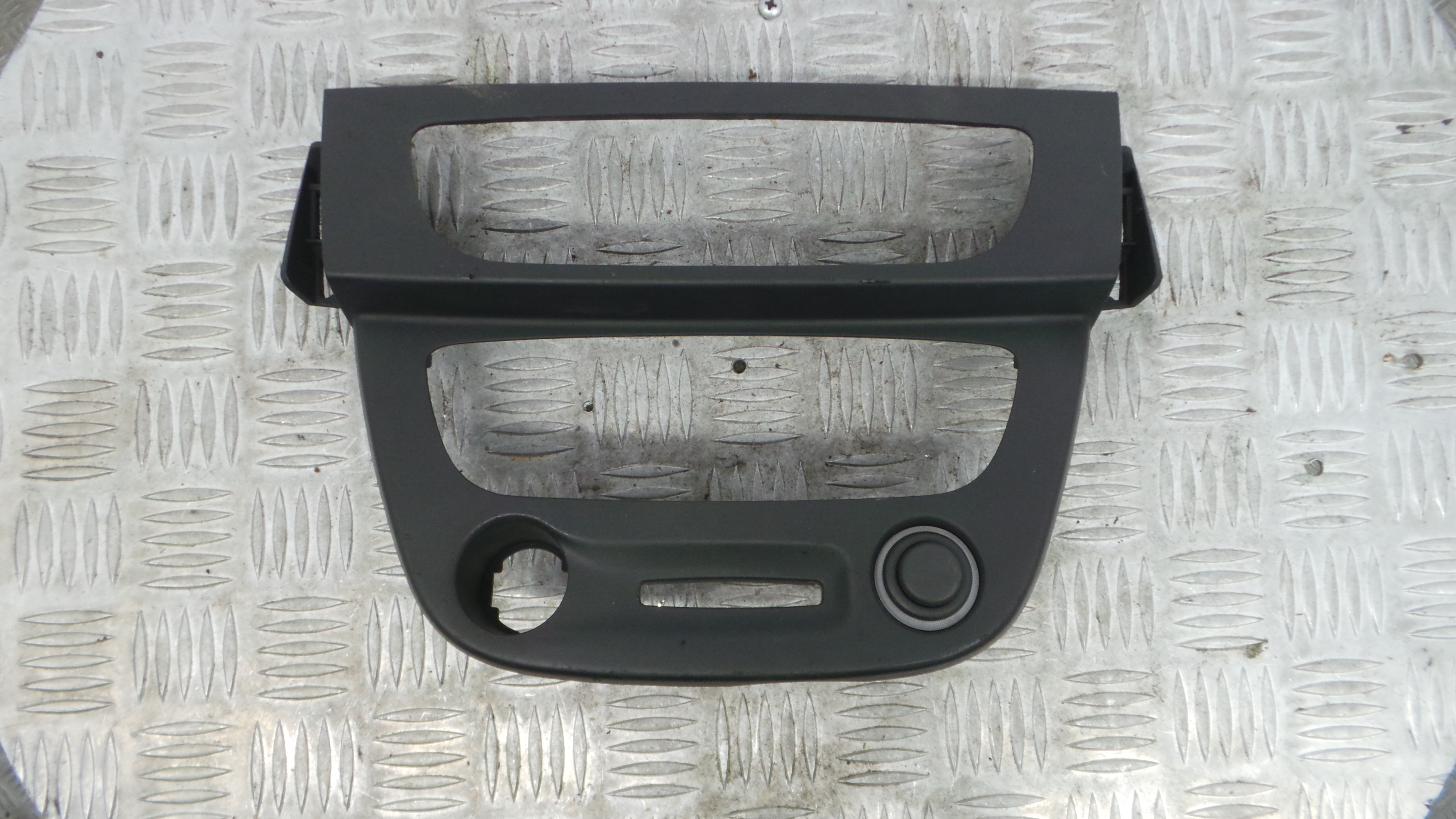 Aro Consola Central 682600003R - RENAULT MEGANE III Hatchback (BZ0/1_, B3_)-36929463