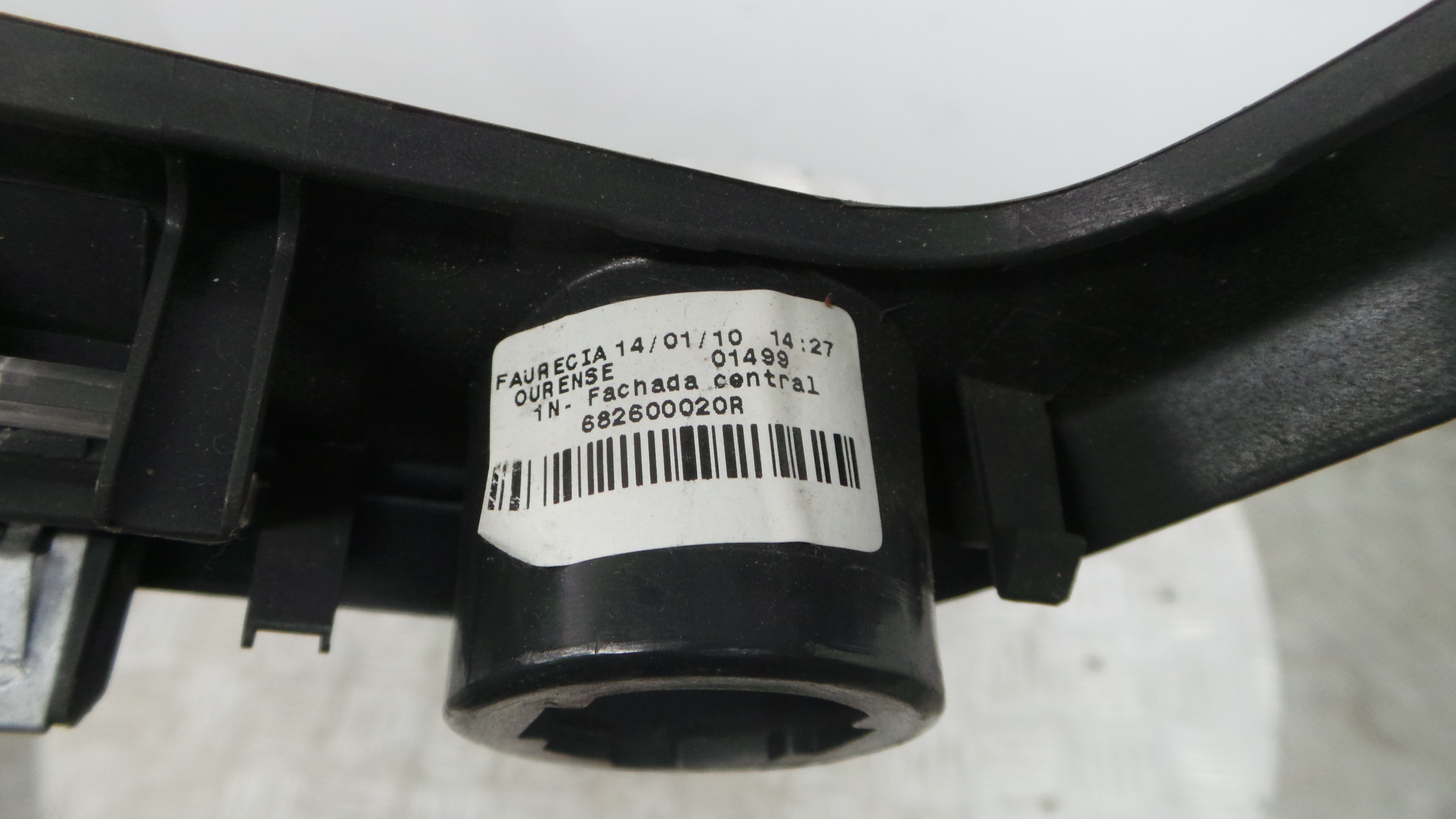 Aro Consola Central 682600003R - RENAULT MEGANE III Hatchback (BZ0/1_, B3_)-36929463