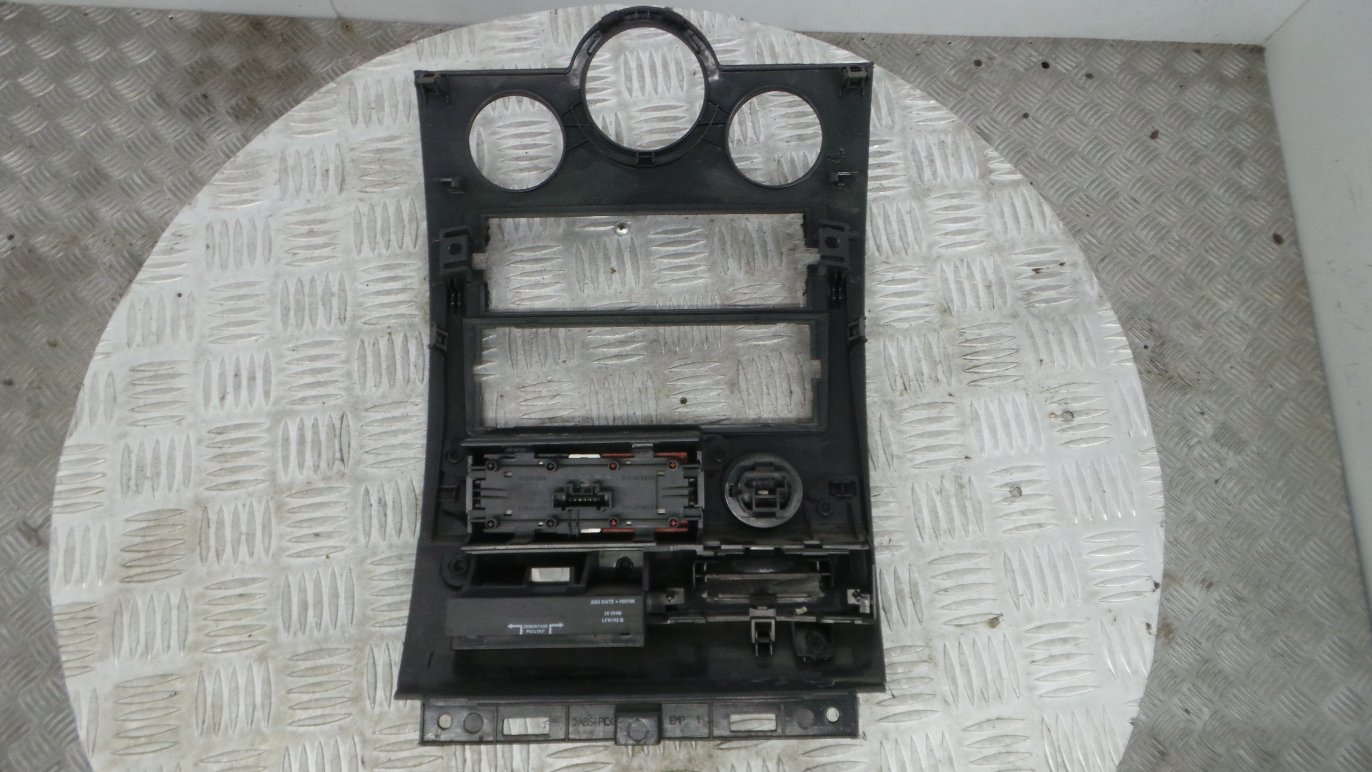 Aro Consola Central 72135 - RENAULT MEGANE II (BM0/1_, CM0/1_)-36929467