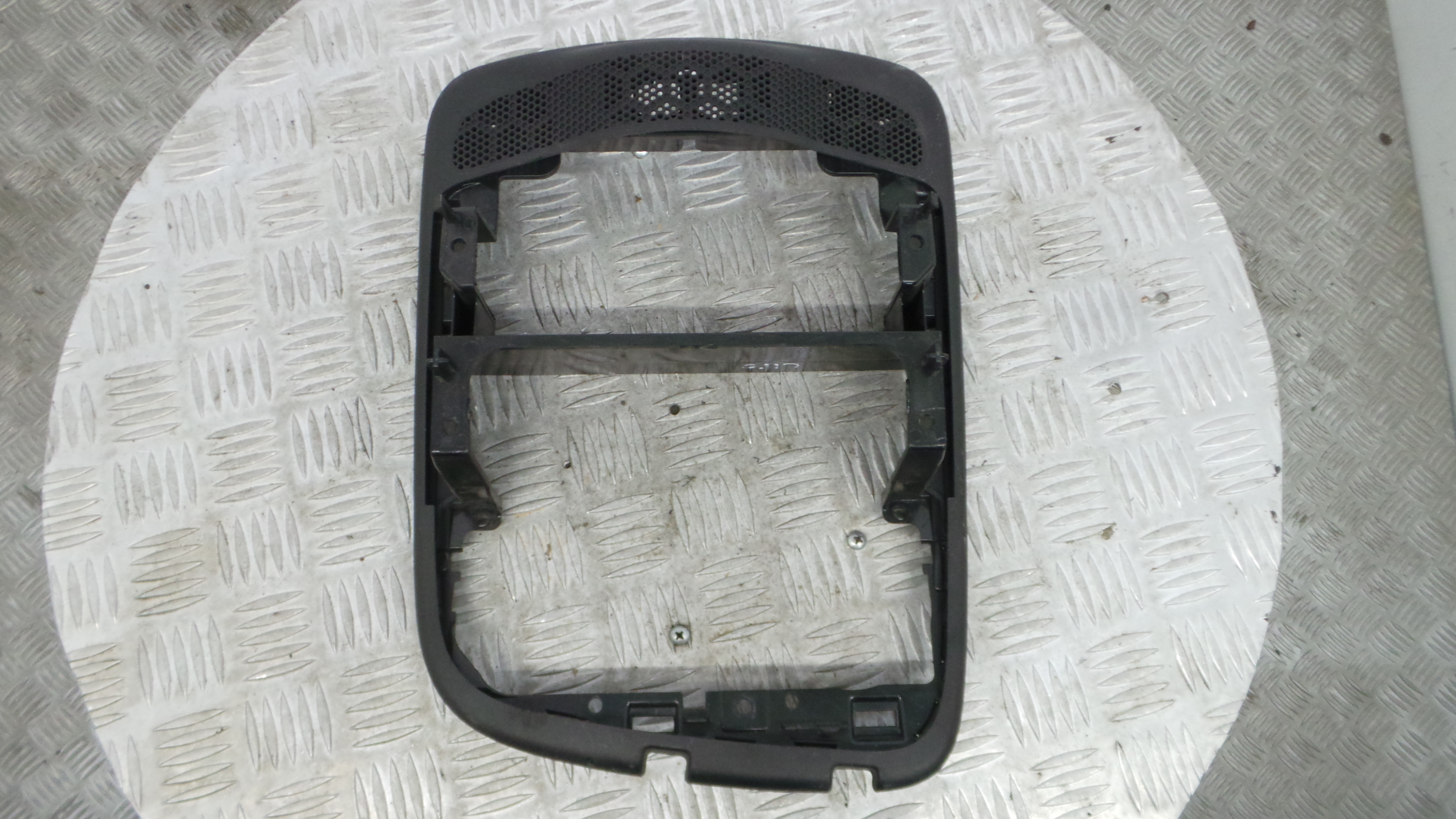 Aro Consola Central 681046679R - RENAULT CLIO IV (BH_)-36929478