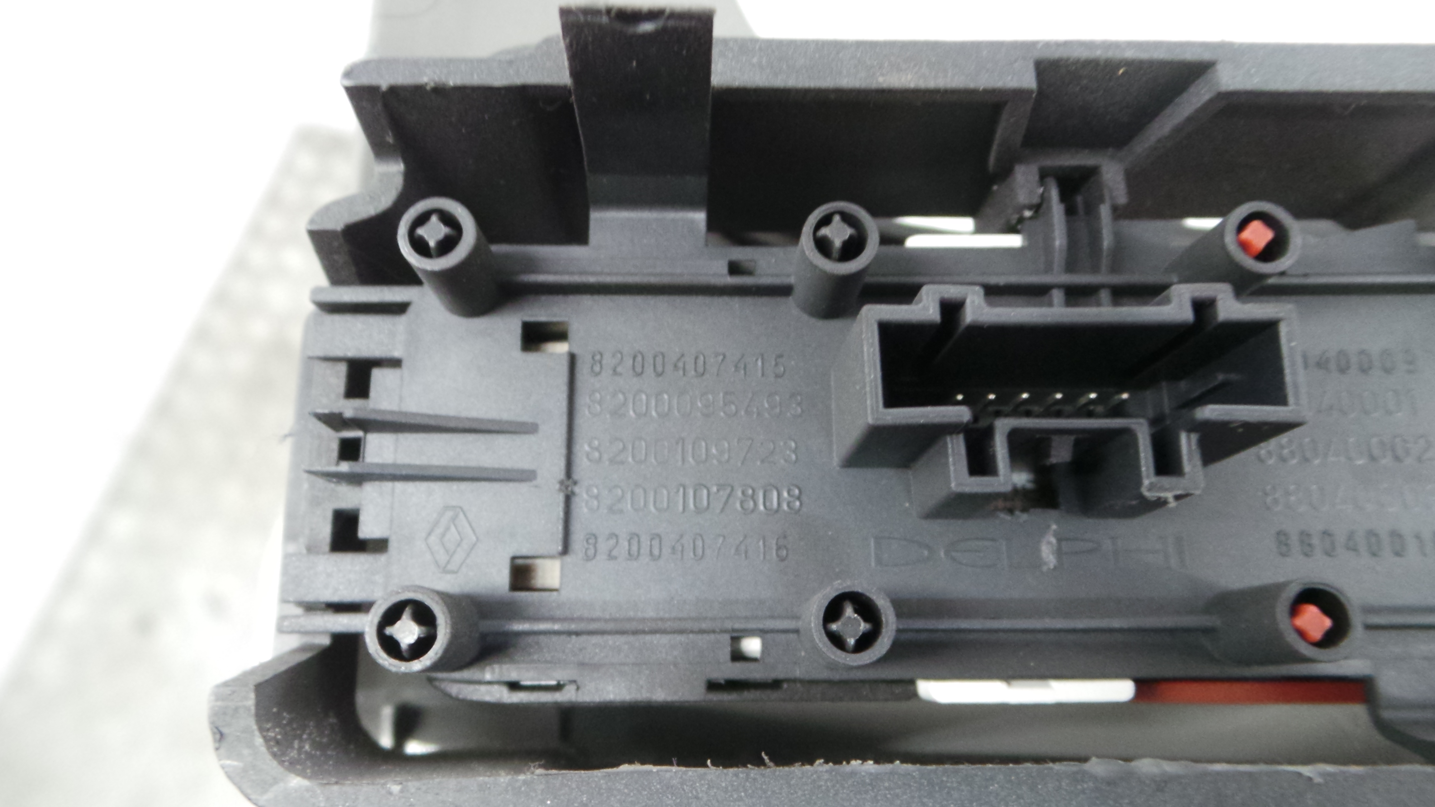 Aro Consola Central 8200231906 - RENAULT SCÉNIC I Veículo multiuso (JA0/1_, FA0_)-36929510