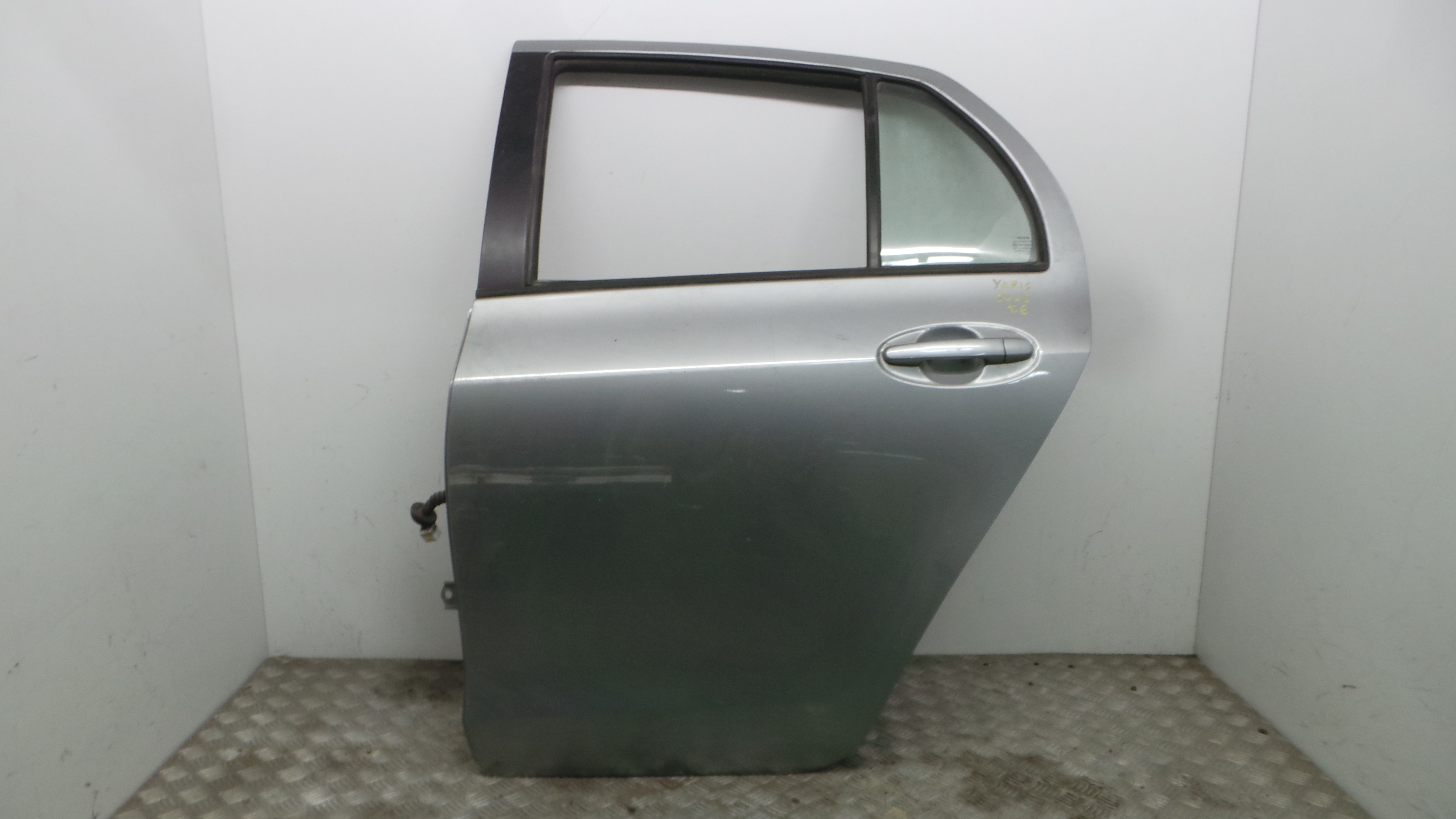 Porta Trás Esq 67004-0D110 - TOYOTA YARIS (_P9_), YARIS/VITZ (_P9_)-37035213