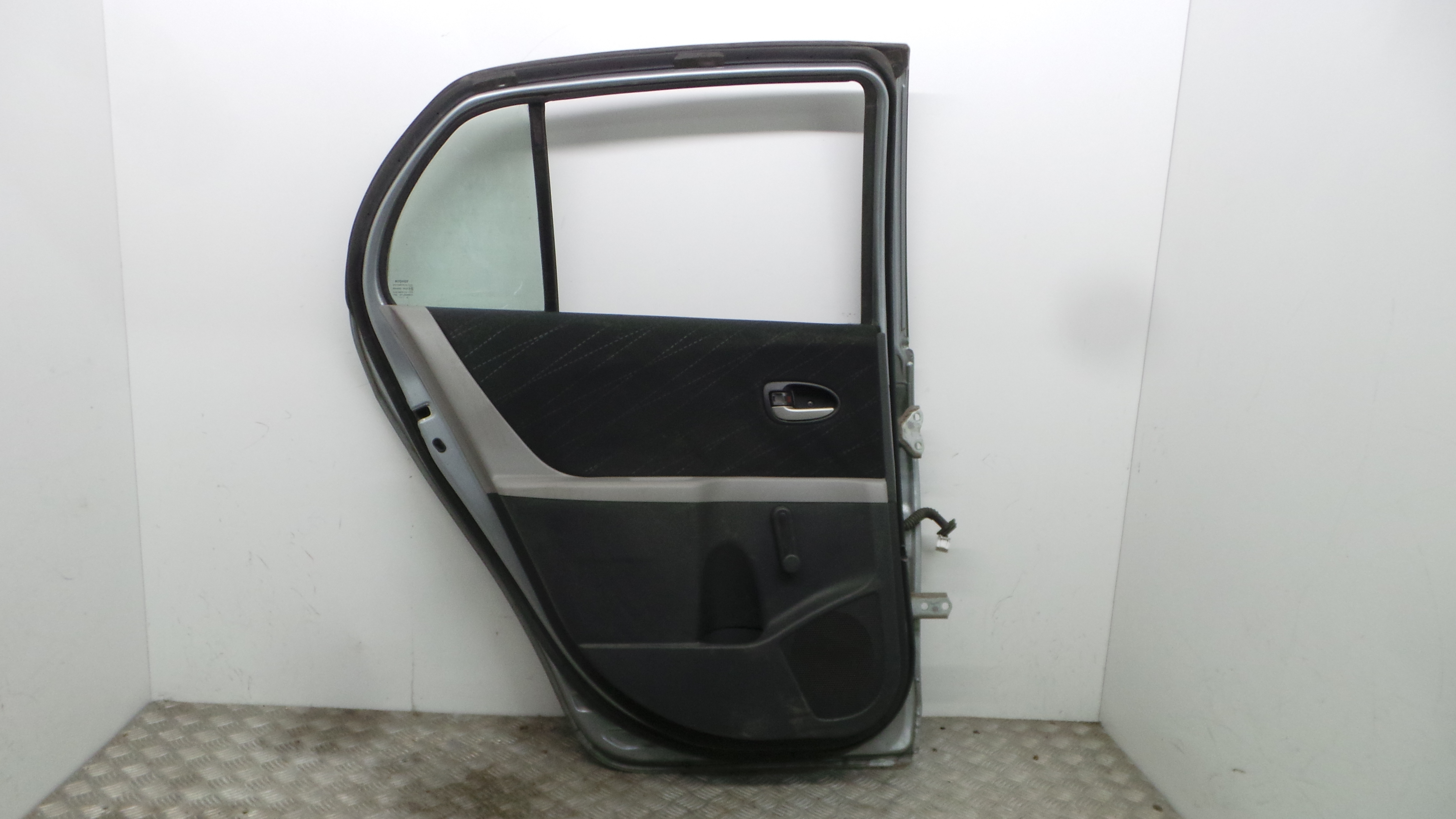Porta Trás Esq 67004-0D110 - TOYOTA YARIS (_P9_), YARIS/VITZ (_P9_)-37035213