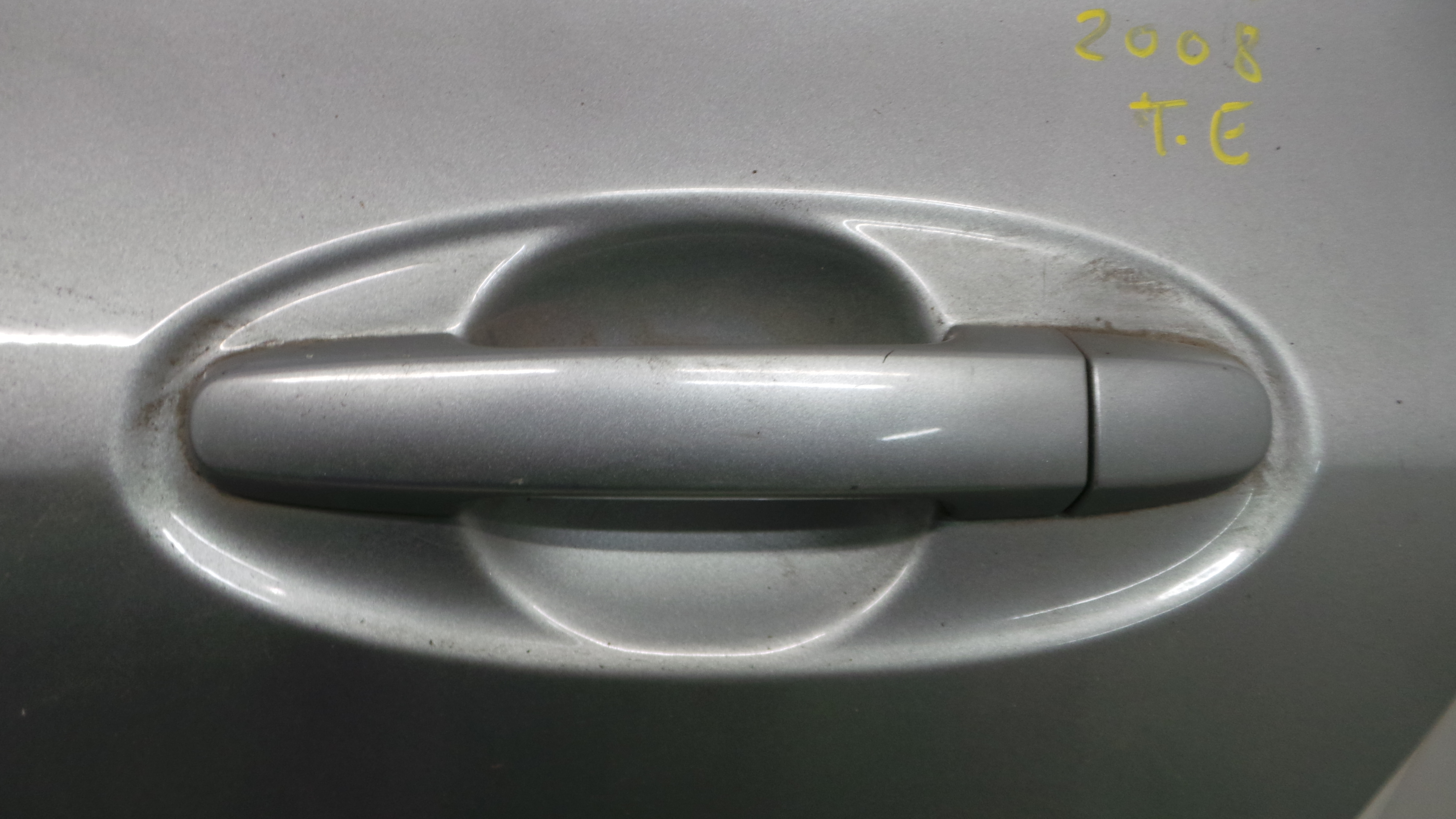 Puxador Exterior Trás esquerdo 69211-0D070 - TOYOTA YARIS (_P9_), YARIS/VITZ (_P9_)-37035219