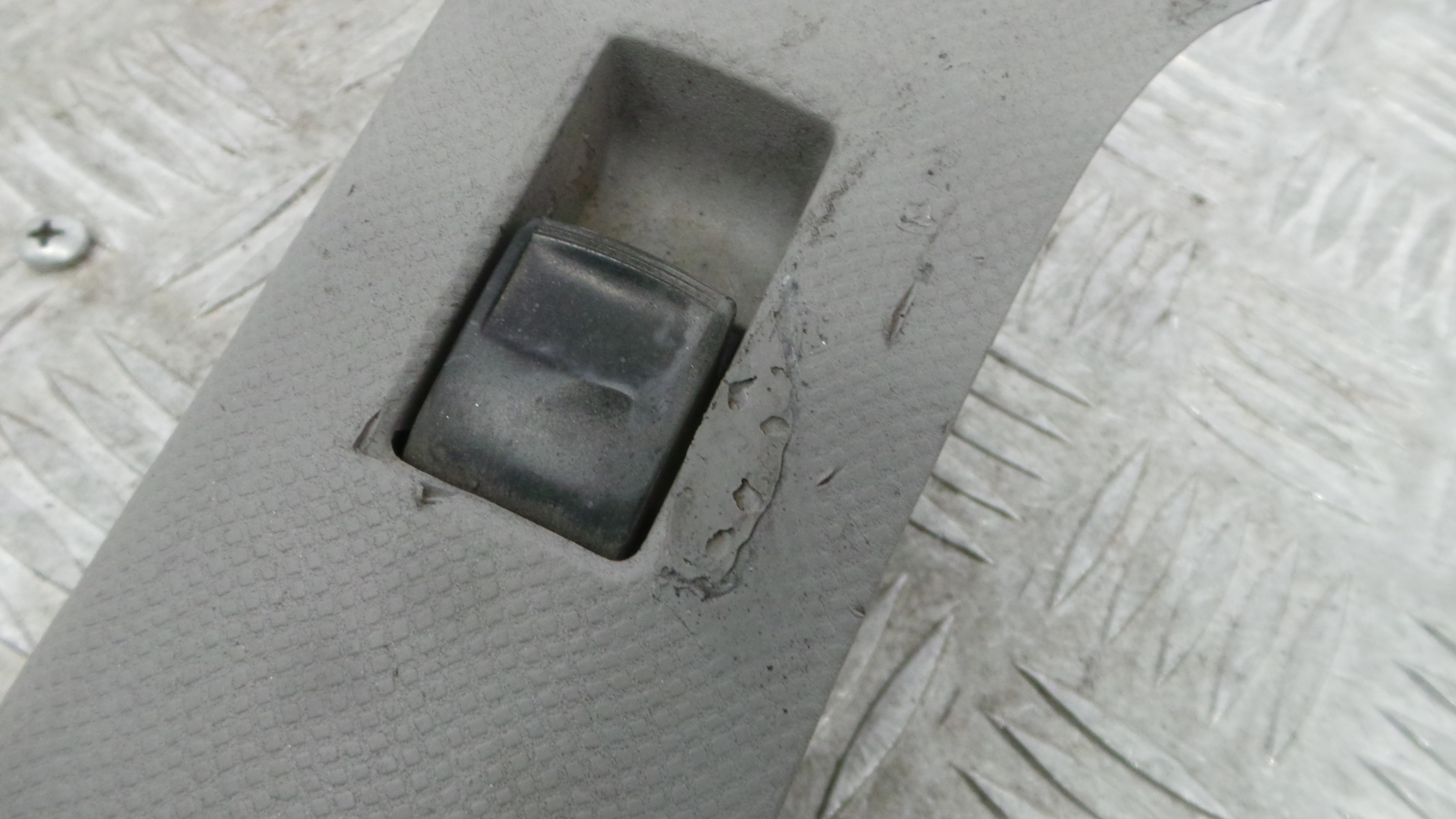 Interruptor / Comando Elevador Vidro Frente Dto 74231-0D090 - TOYOTA YARIS (_P9_), YARIS/VITZ (_P9_-37035676