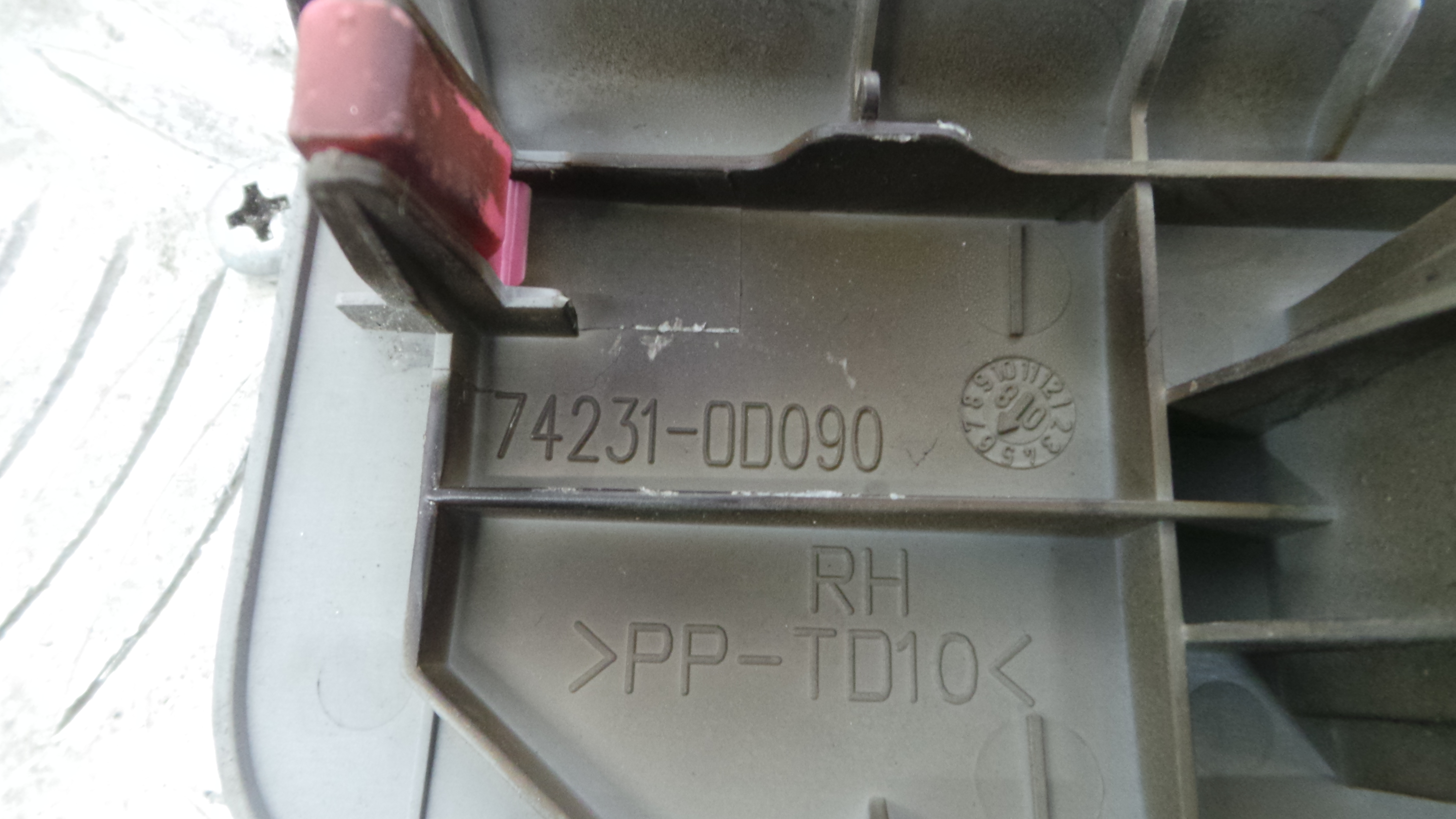 Interruptor / Comando Elevador Vidro Frente Dto 74231-0D090 - TOYOTA YARIS (_P9_), YARIS/VITZ (_P9_-37035676