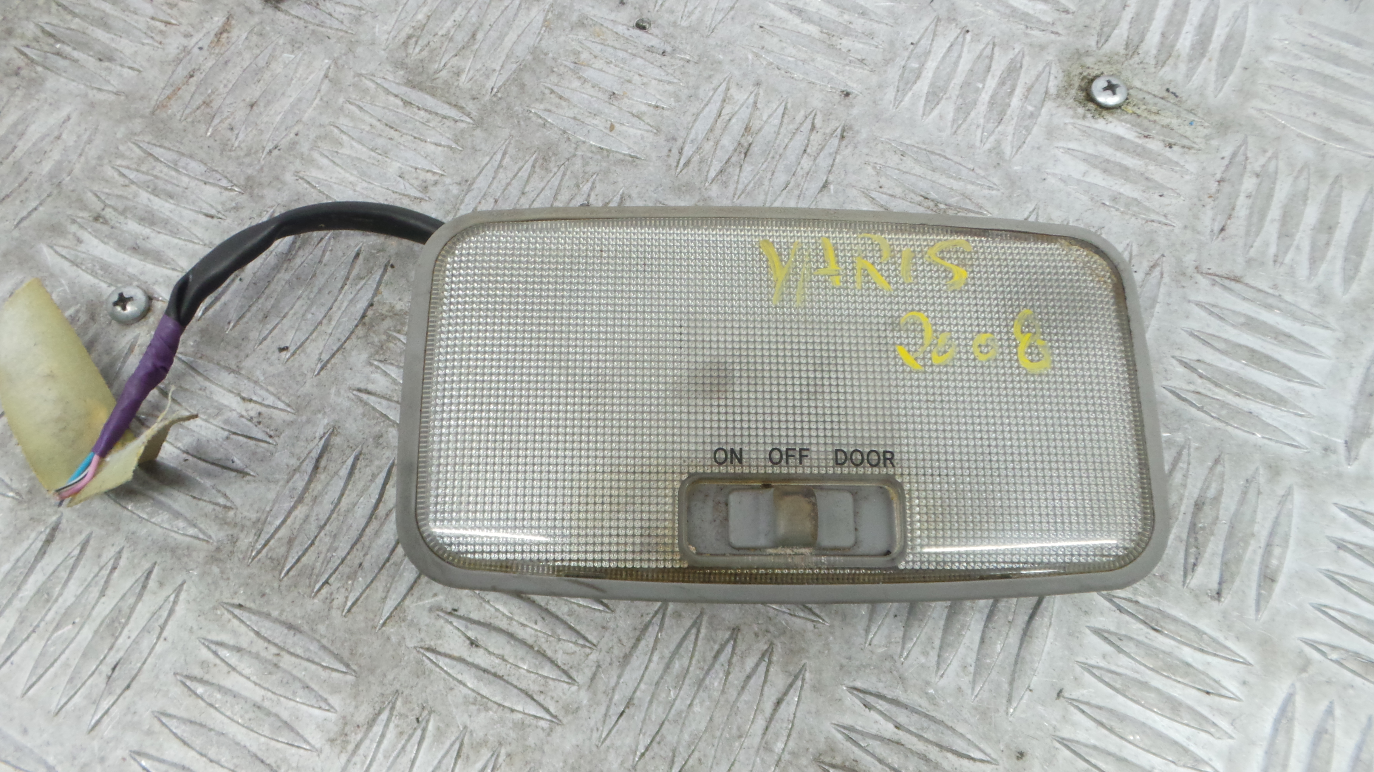 Plafonier Teto 81366-68010 - TOYOTA YARIS (_P9_), YARIS/VITZ (_P9_)-37035683