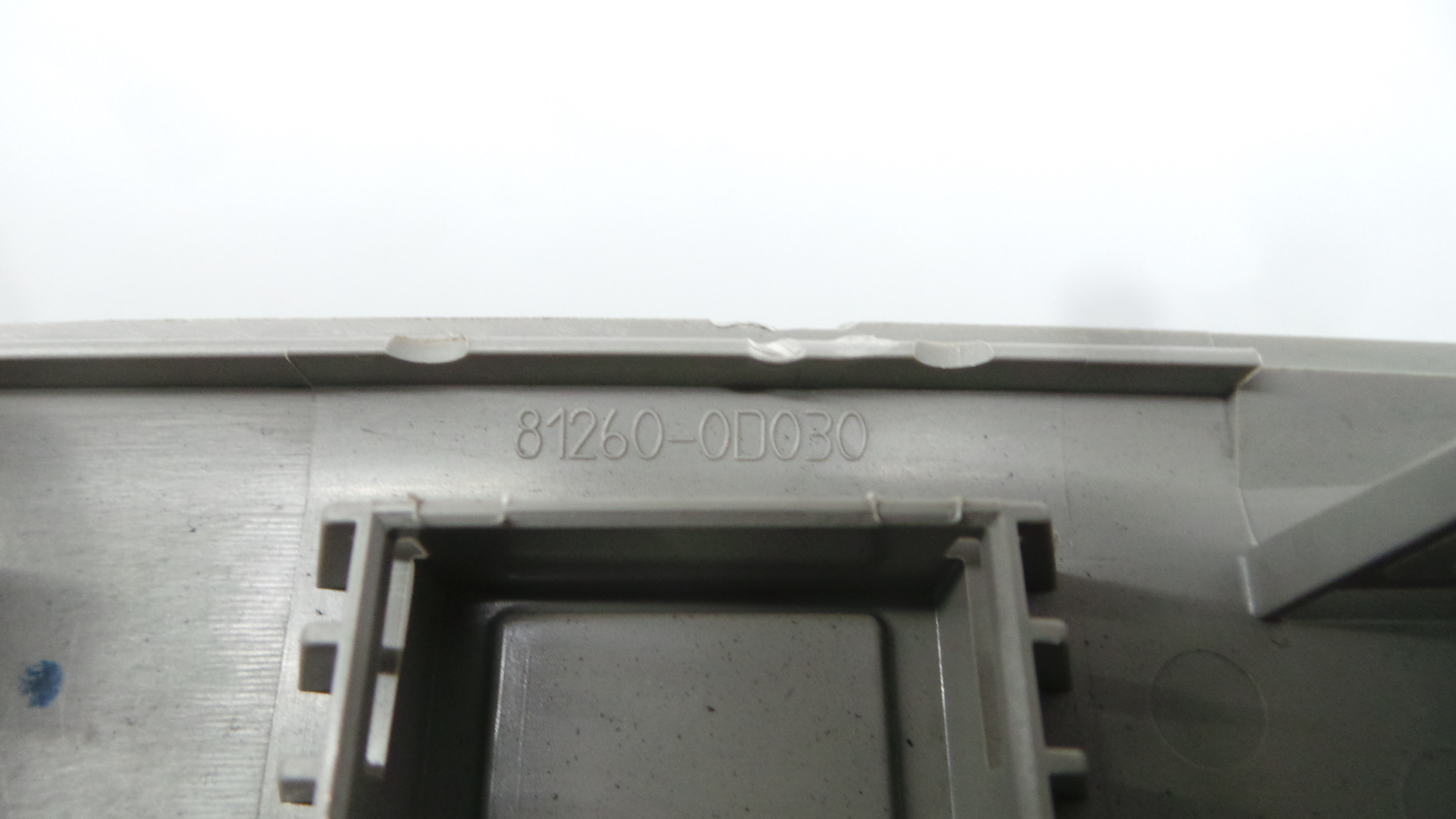 Plafonier Teto 81260-0D030 - TOYOTA YARIS (_P9_), YARIS/VITZ (_P9_)-37035725