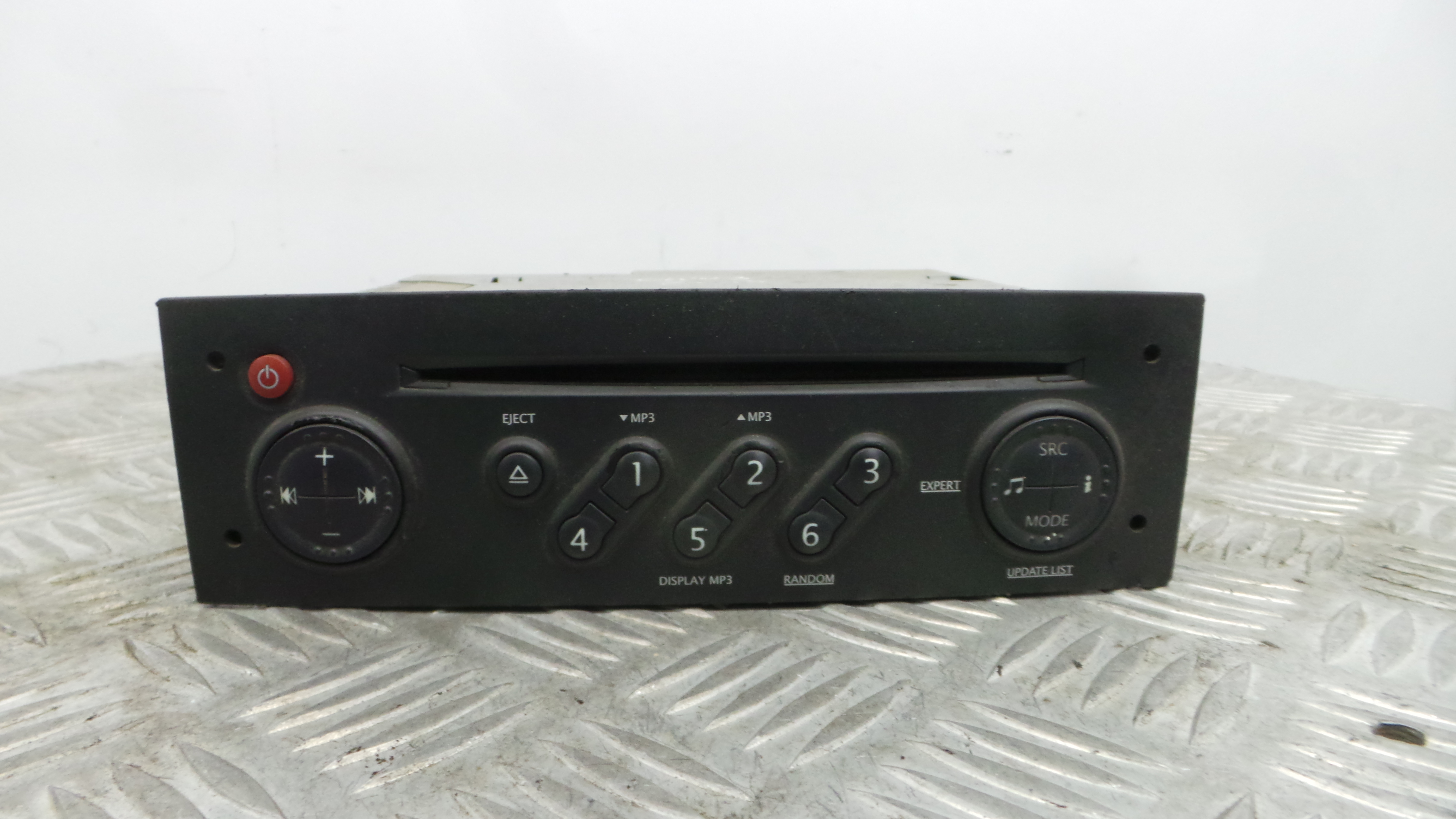 Auto-rádios 8200633624A - RENAULT CLIO III (BR0/1, CR0/1)-37036915