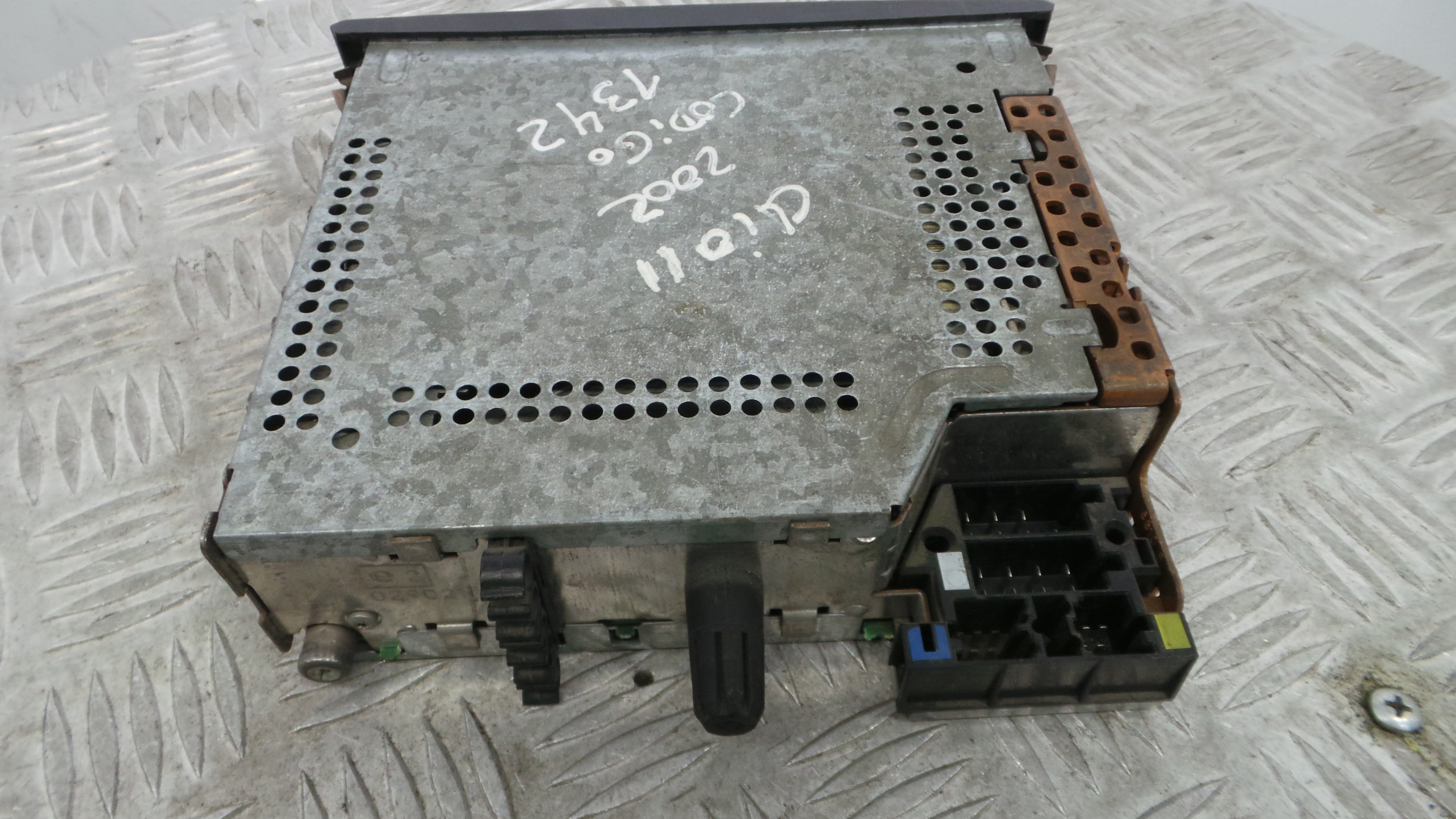 Auto-rádios 8200057681B - RENAULT CLIO II (BB_, CB_), CLIO Mk II (BB_, CB_)-37036939