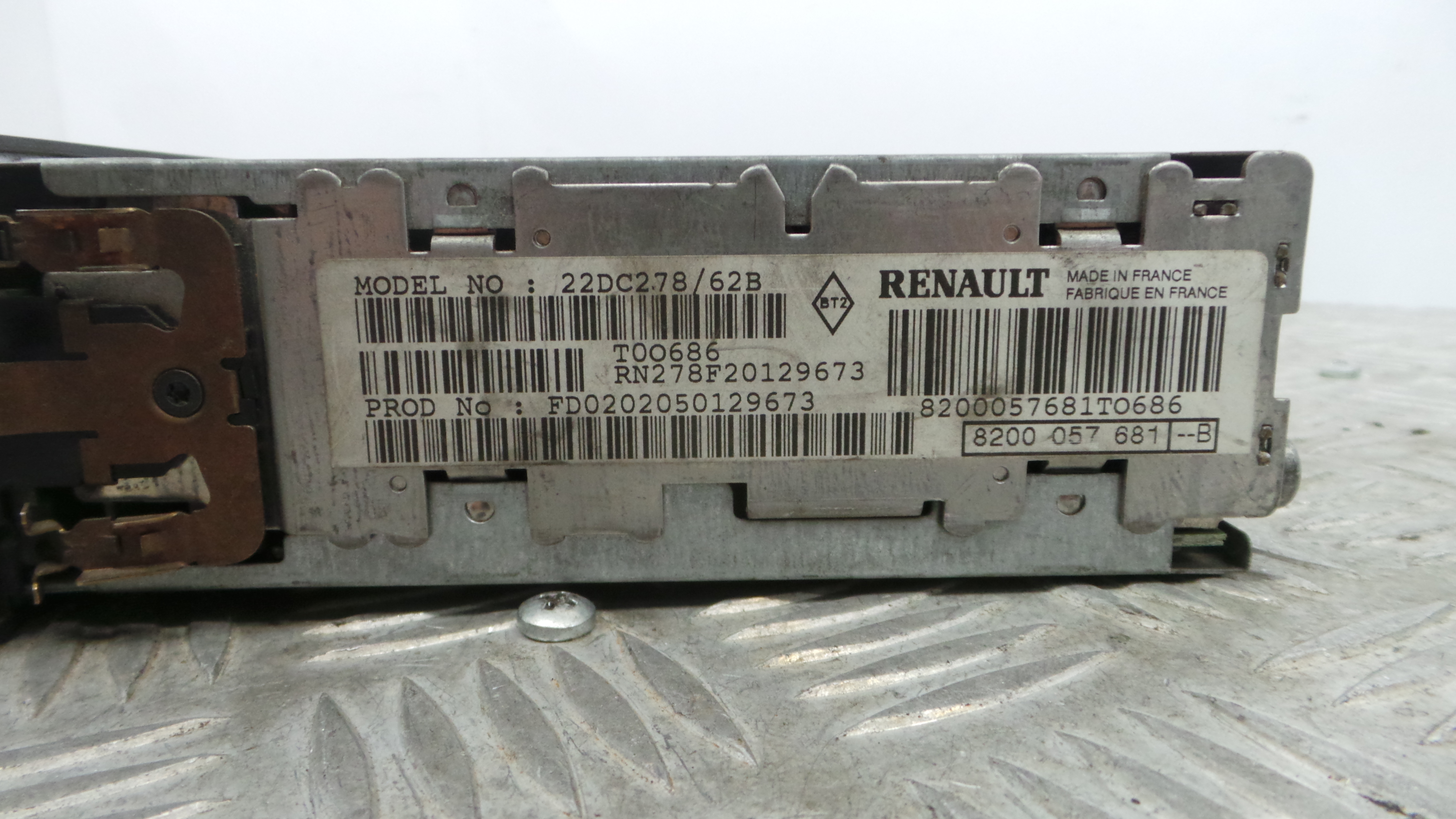 Auto-rádios 8200057681B - RENAULT CLIO II (BB_, CB_), CLIO Mk II (BB_, CB_)-37036939